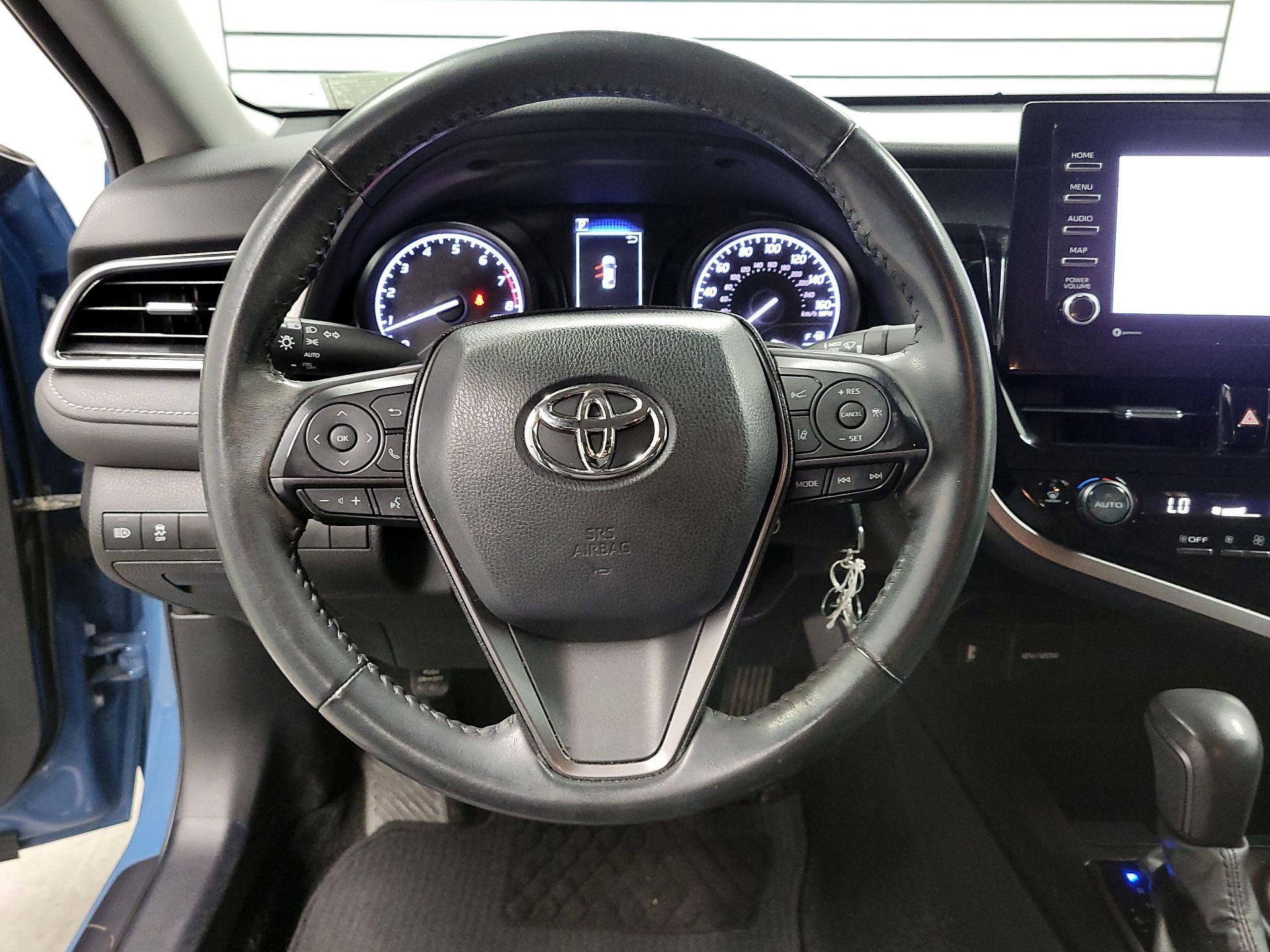 Thumbnail: 2023 Toyota Camry - 10