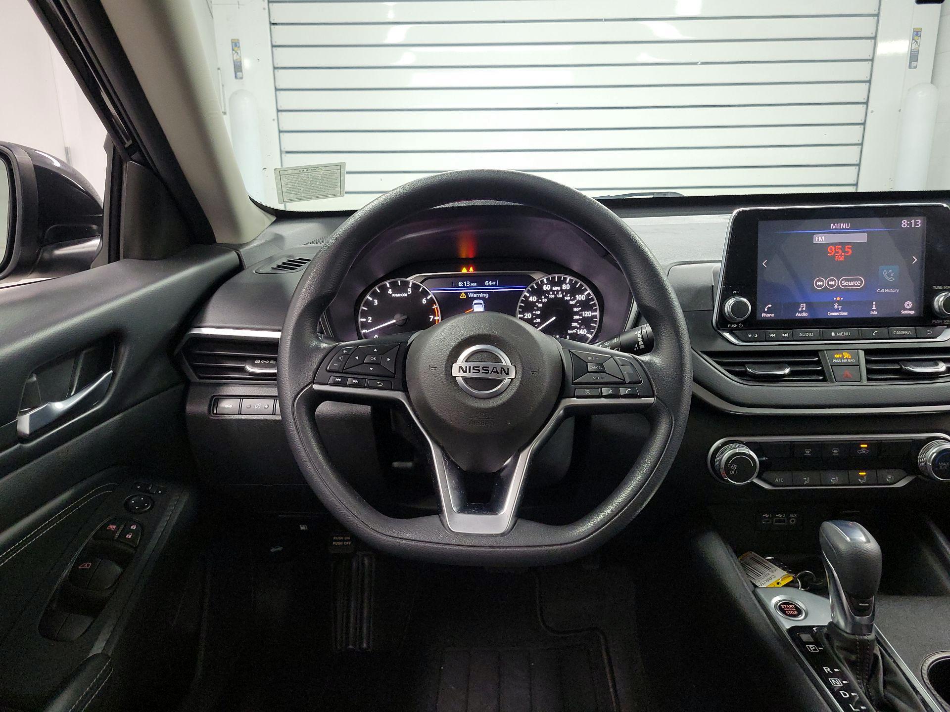 Thumbnail: 2020 Nissan Altima - 10