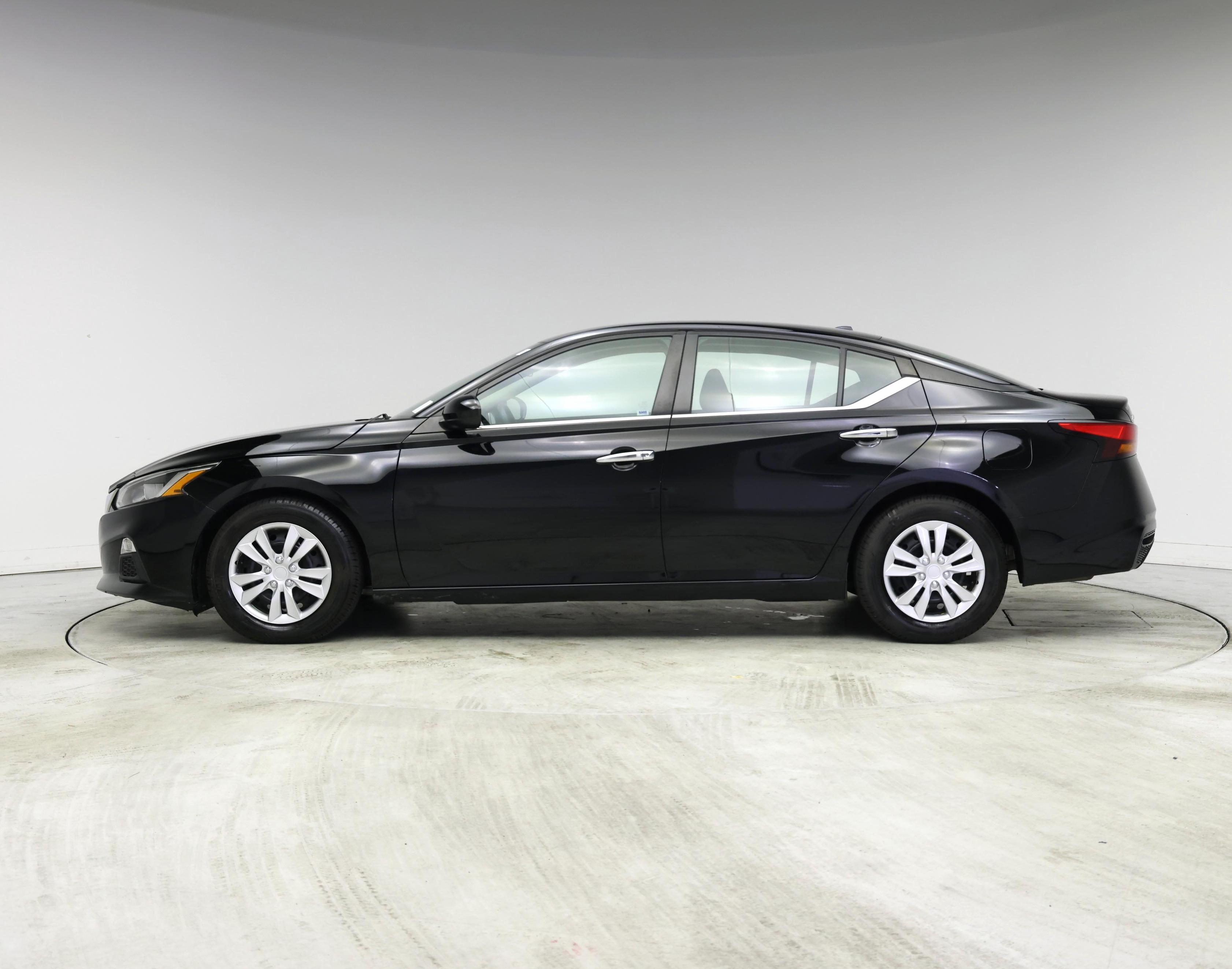 Thumbnail: 2020 Nissan Altima - 3