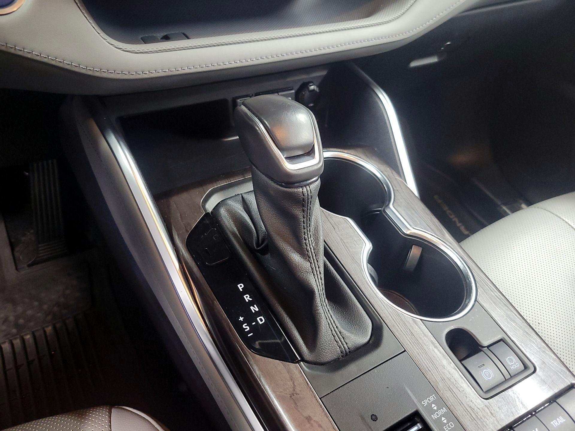 Thumbnail: 2021 Toyota Highlander - 17