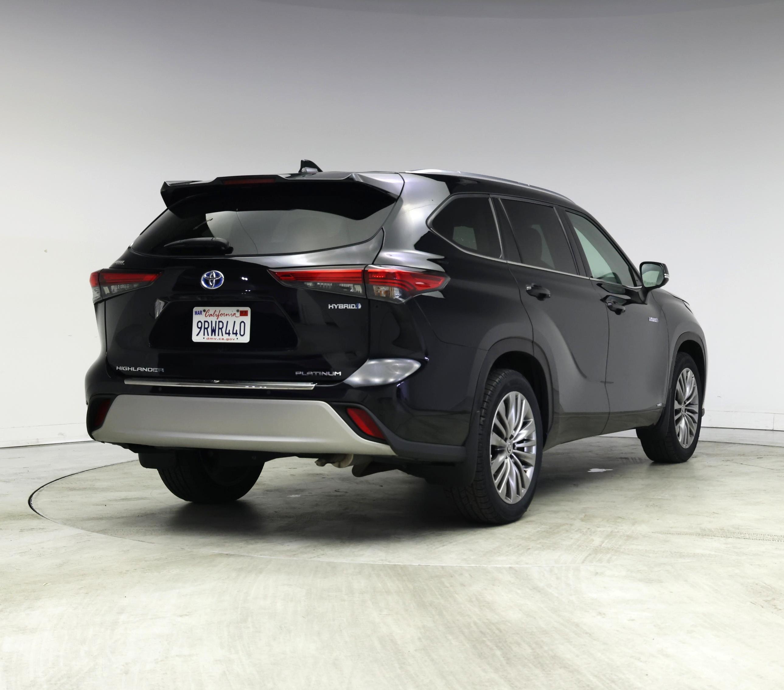 Thumbnail: 2021 Toyota Highlander - 8