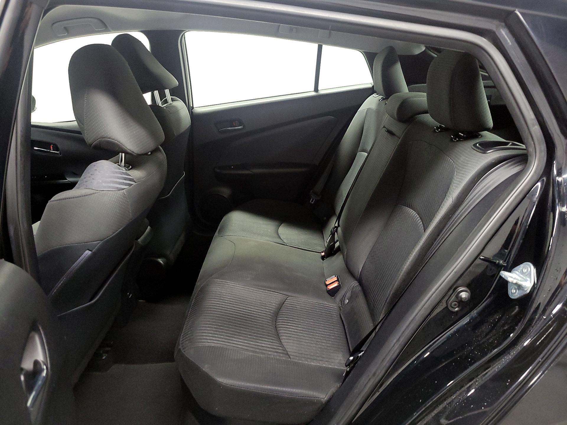 Thumbnail: 2016 Toyota Prius - 18