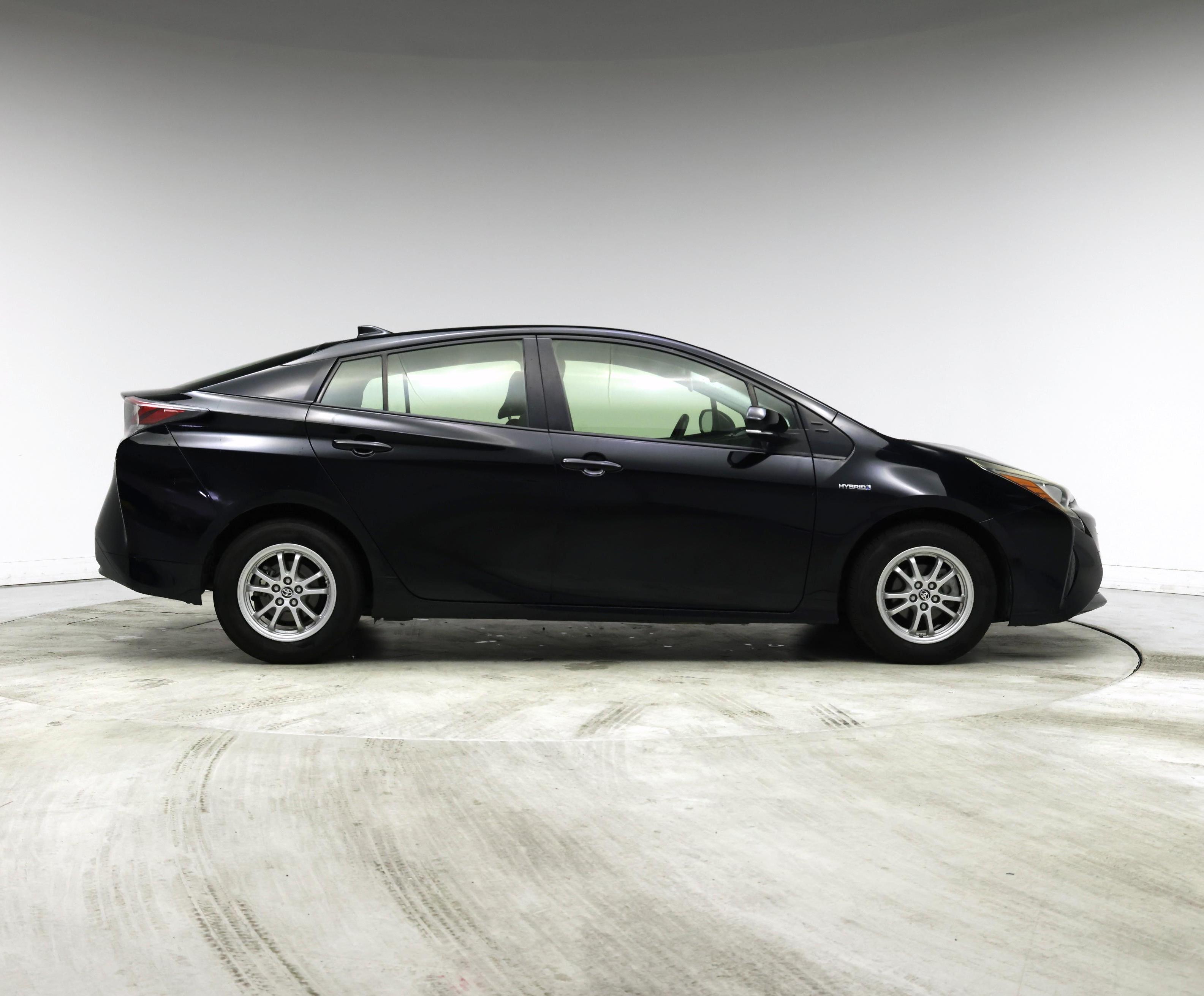 Thumbnail: 2016 Toyota Prius - 7