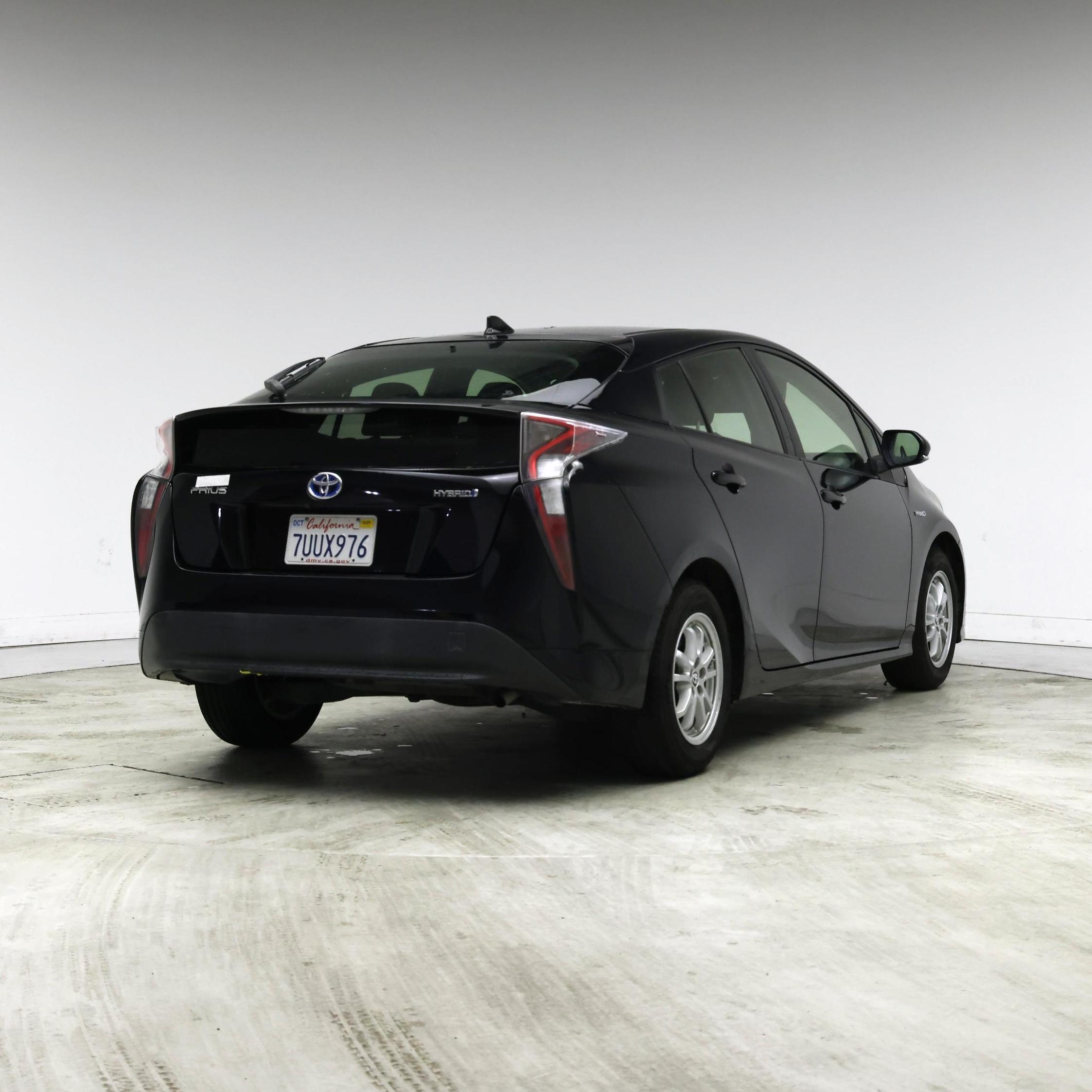 Thumbnail: 2016 Toyota Prius - 8