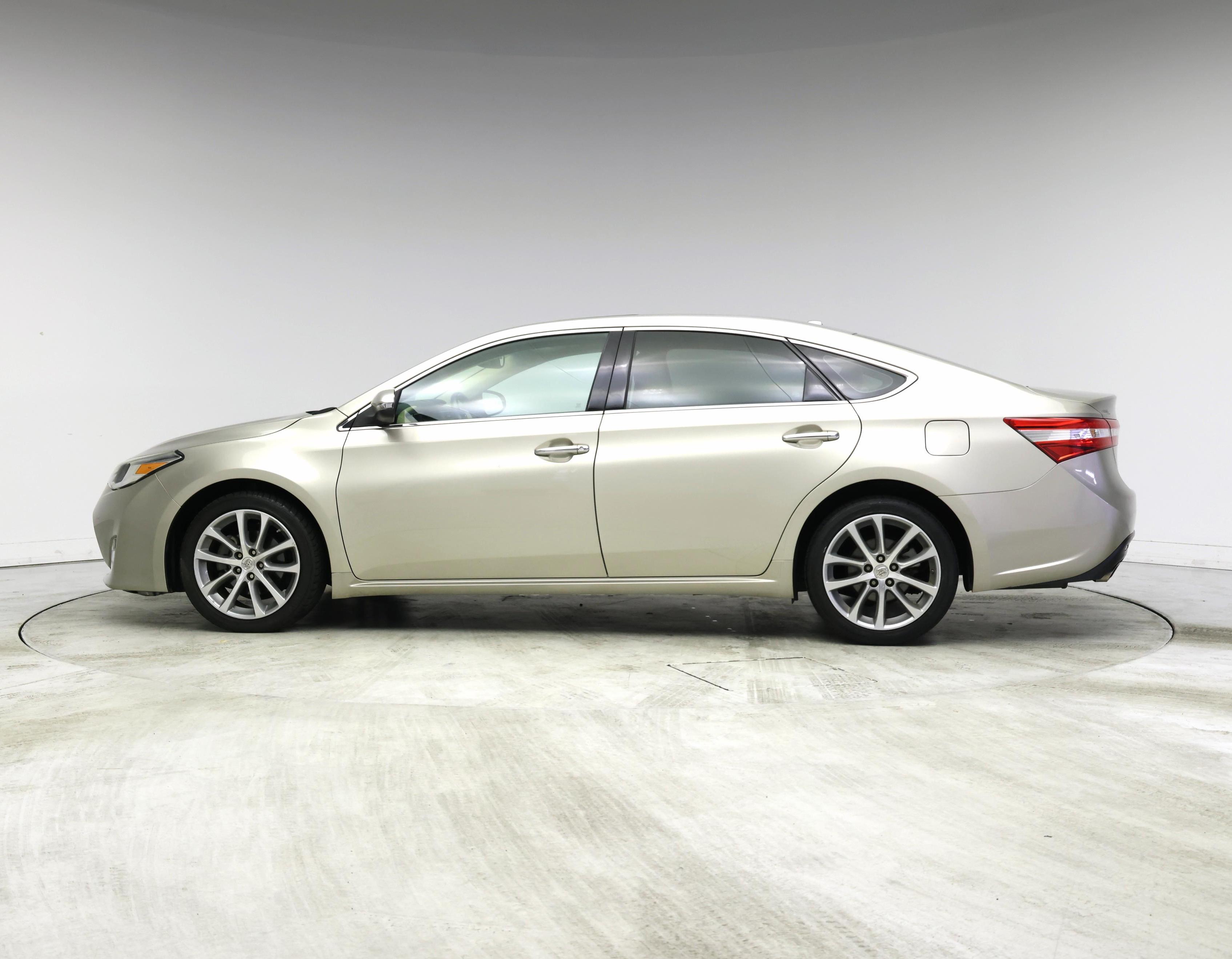 Thumbnail: 2014 Toyota Avalon - 3