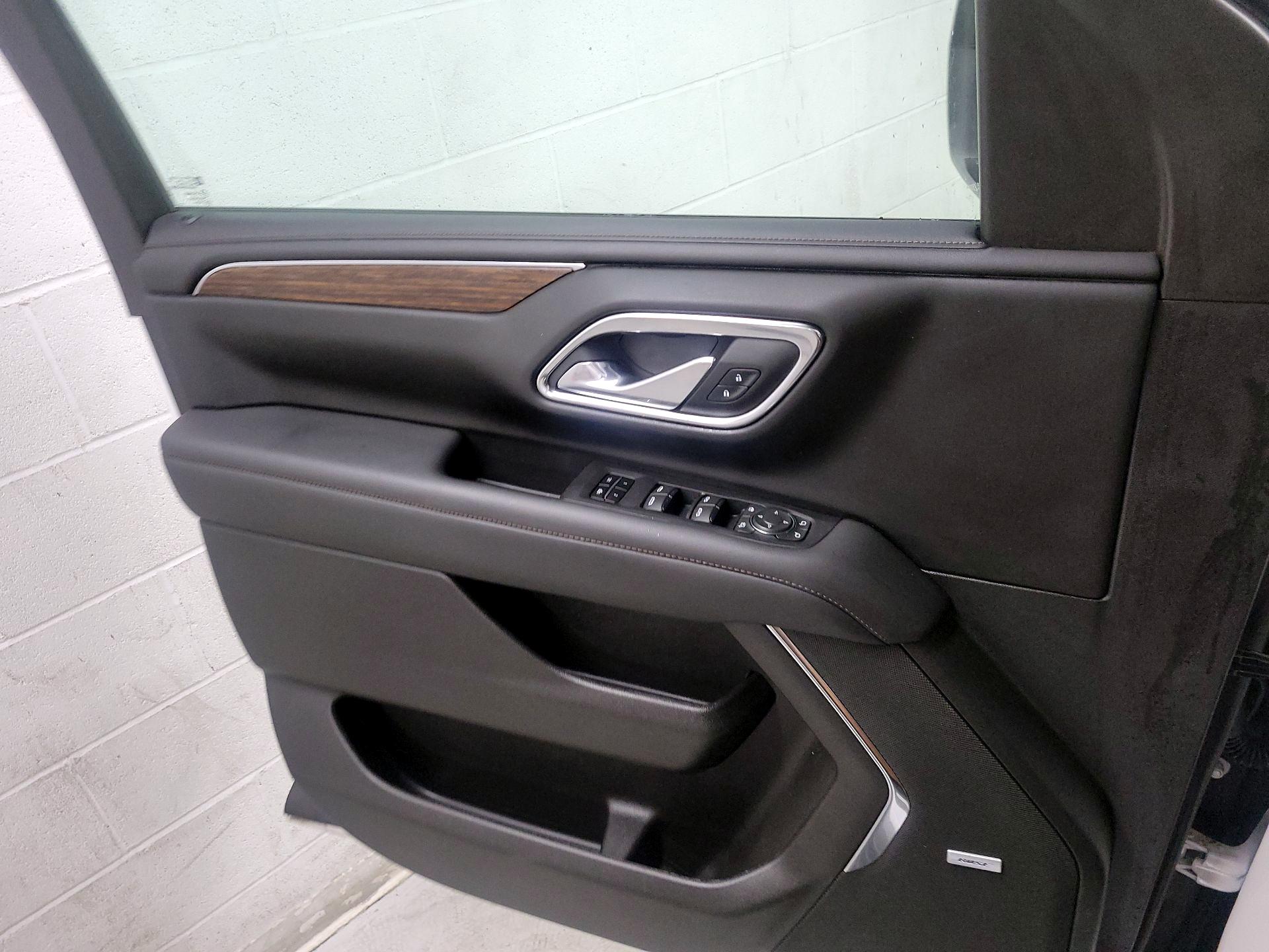 Thumbnail: 2023 Chevrolet Suburban - 12