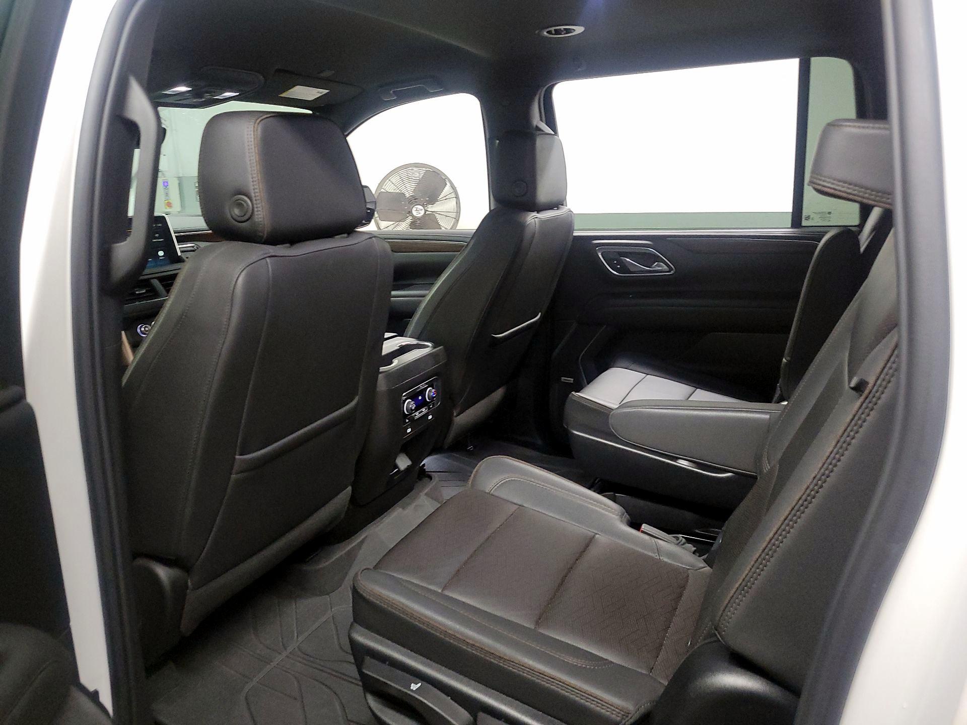 Thumbnail: 2023 Chevrolet Suburban - 17