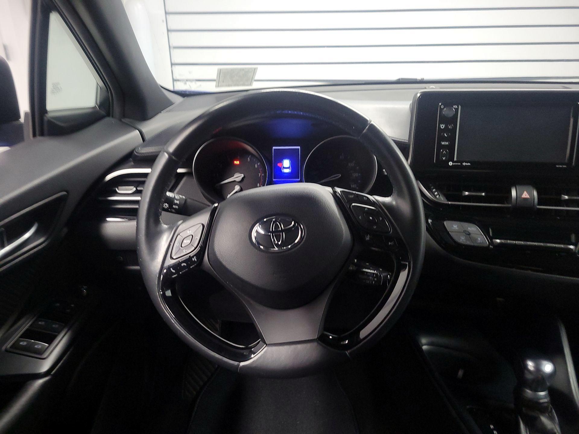 Thumbnail: 2018 Toyota C-HR - 10