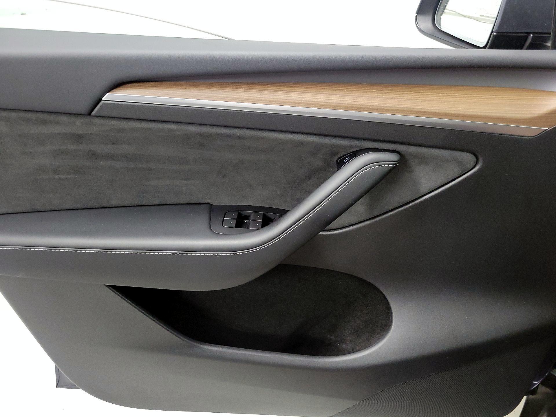Thumbnail: 2023 Tesla Model Y - 12