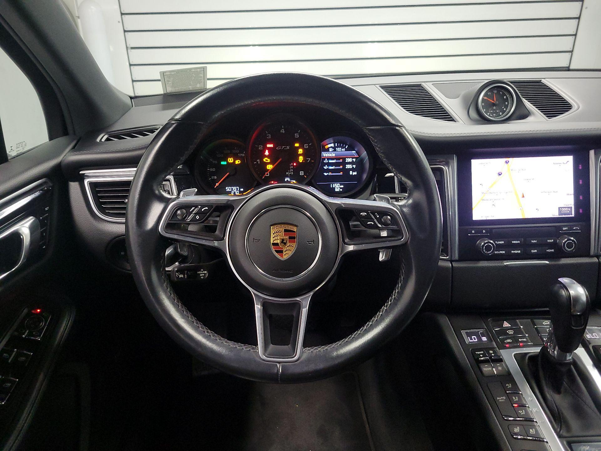 Thumbnail: 2018 Porsche Macan - 10