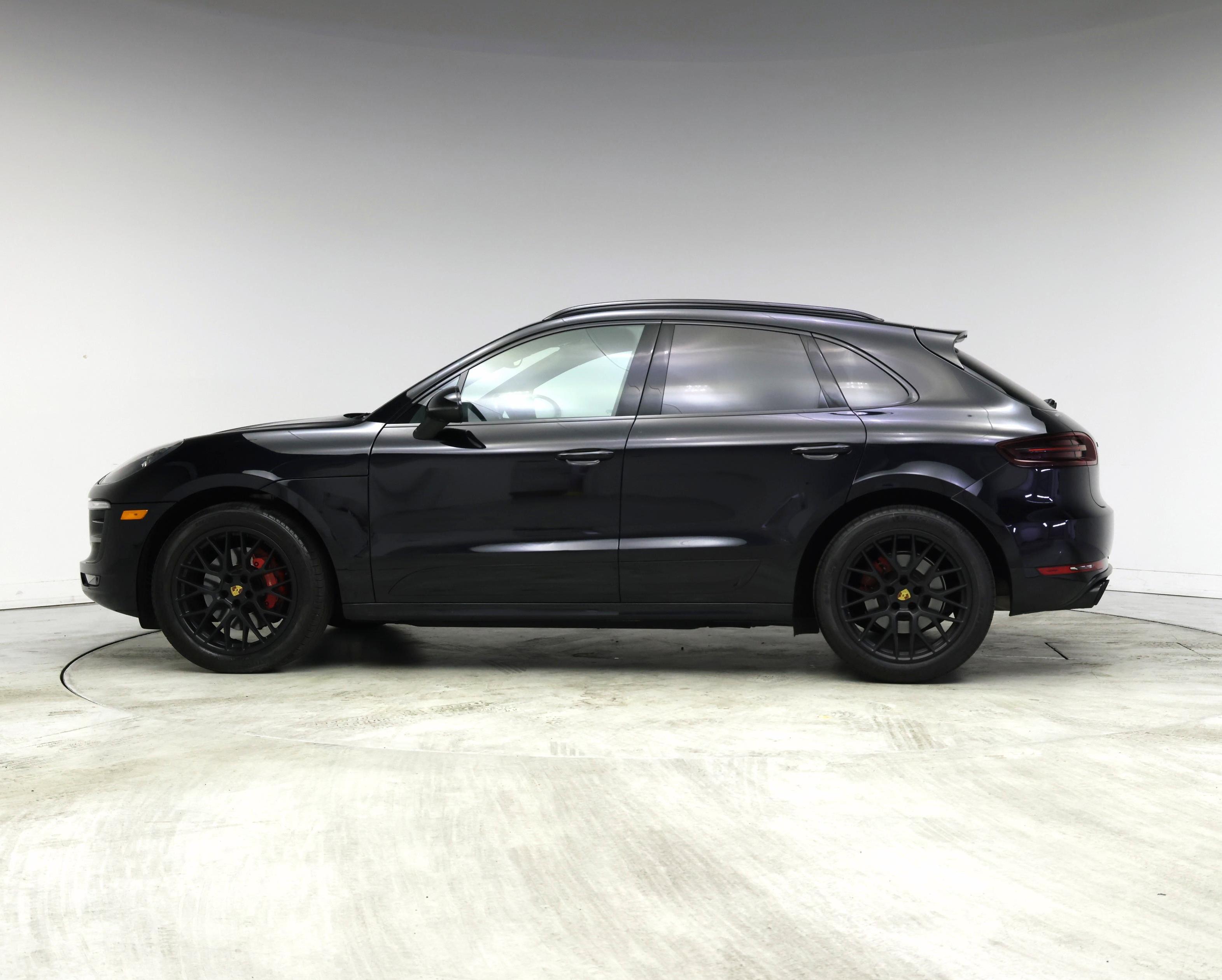 Thumbnail: 2018 Porsche Macan - 3