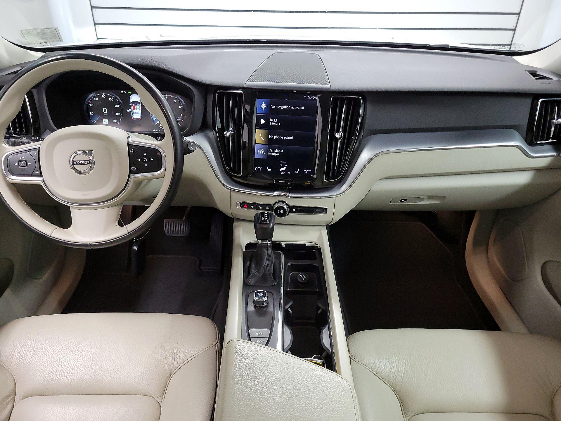 Thumbnail: 2018 Volvo XC60 - 9