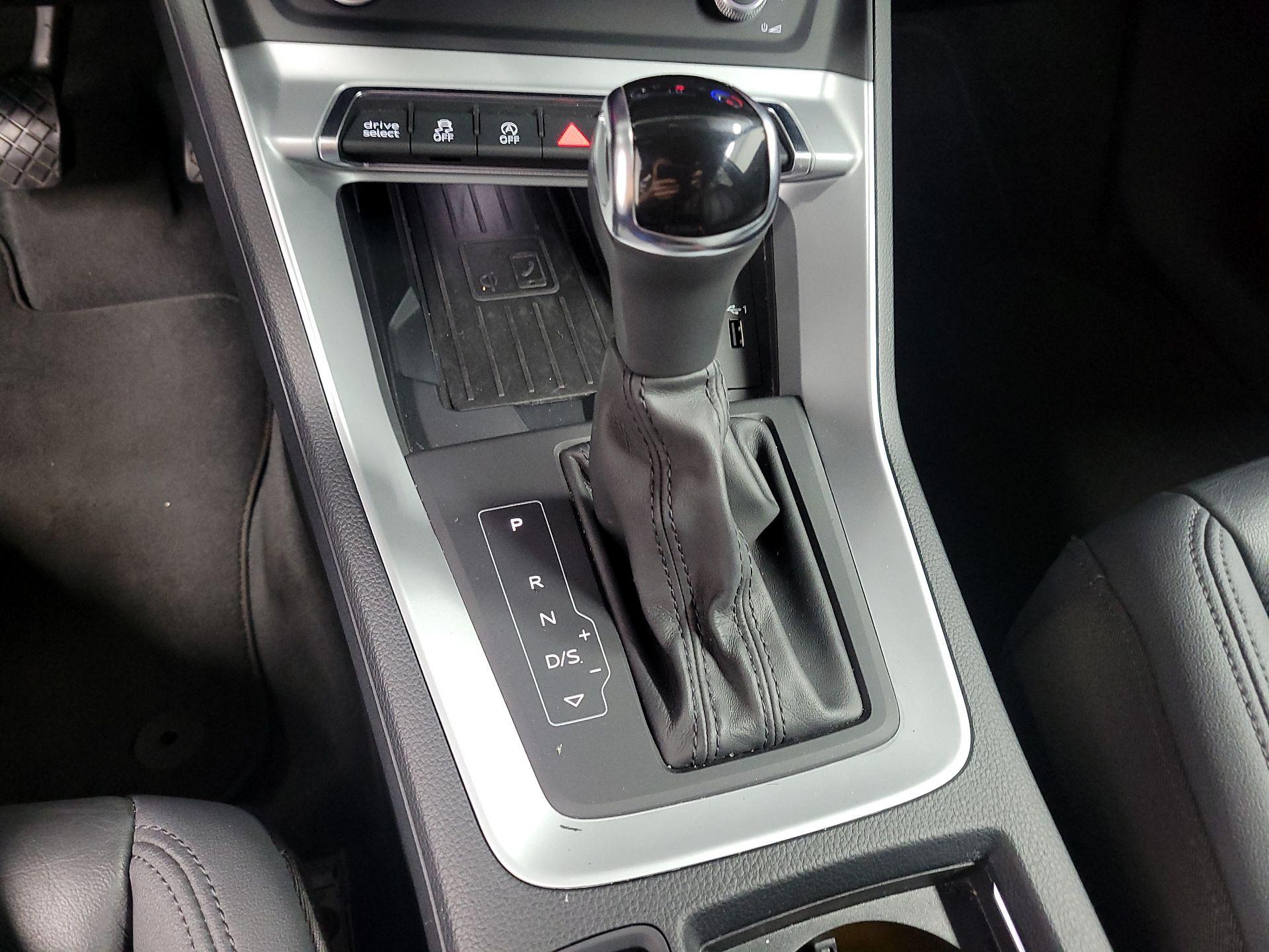 Thumbnail: 2020 Audi Q3 - 17