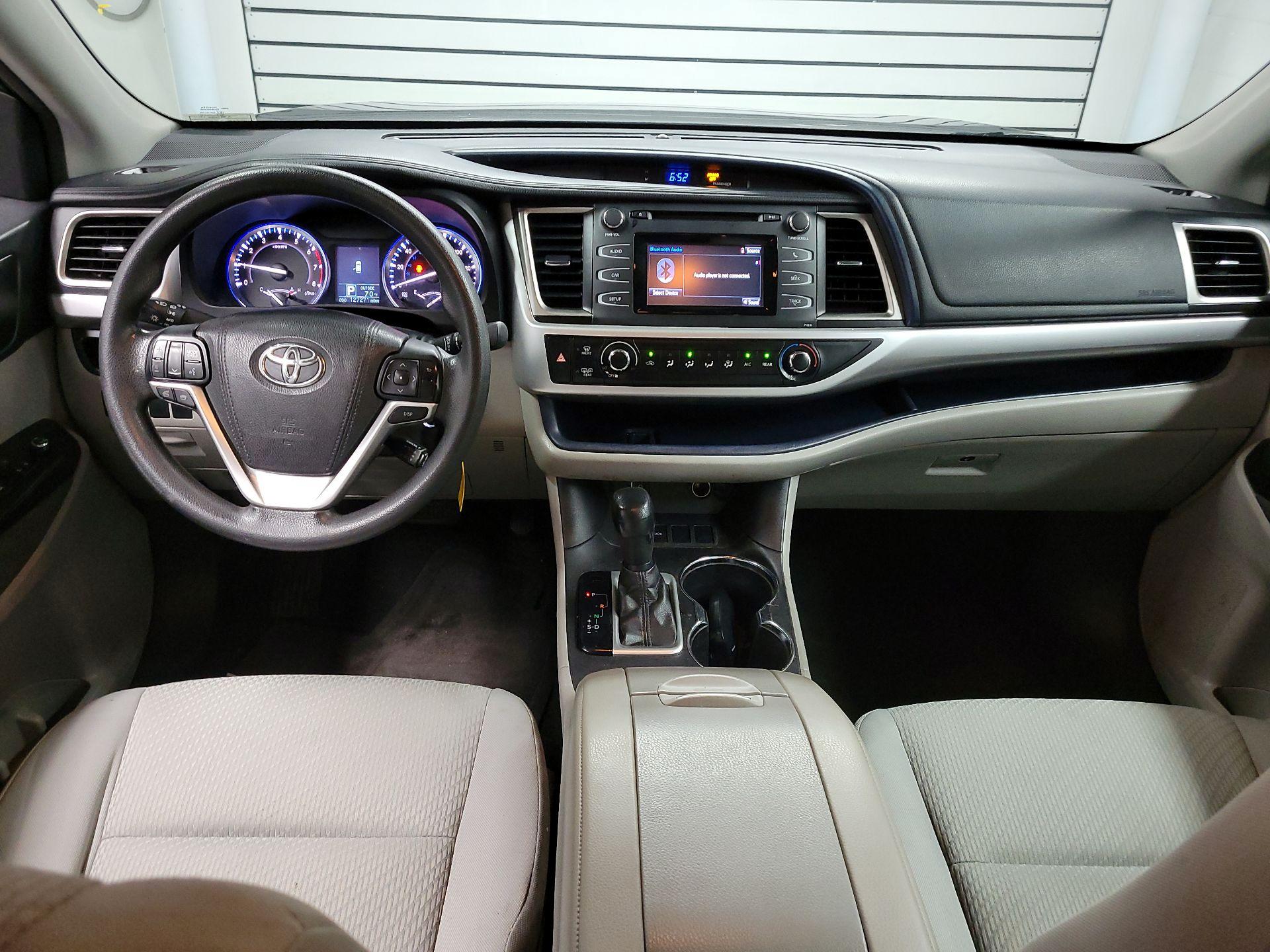 Thumbnail: 2016 Toyota Highlander - 9