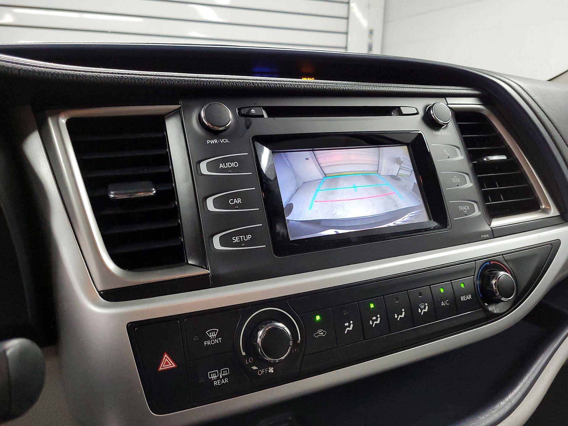 Thumbnail: 2016 Toyota Highlander - 13