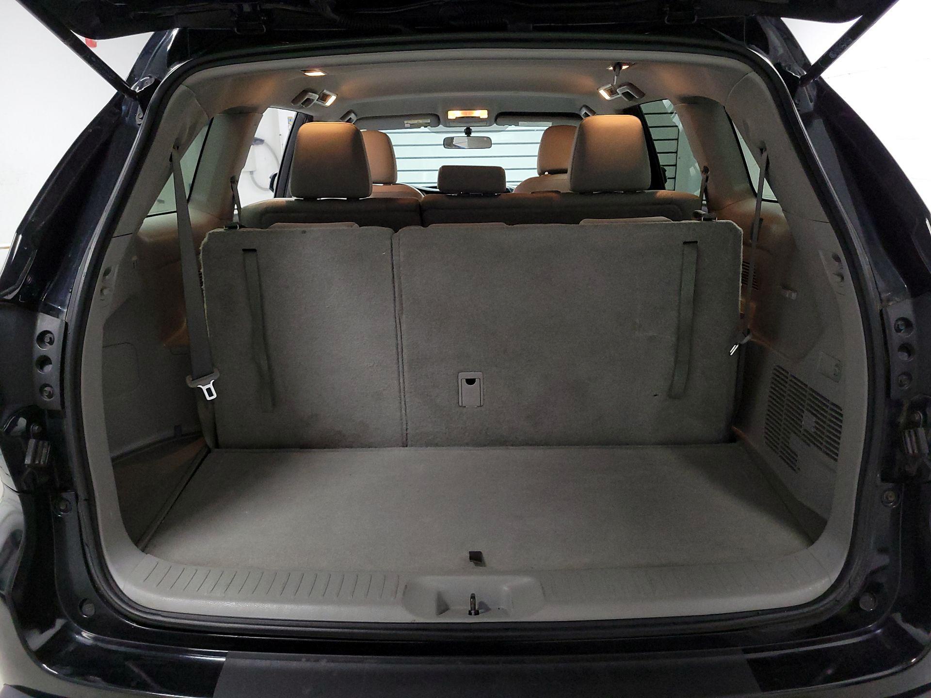 Thumbnail: 2016 Toyota Highlander - 18