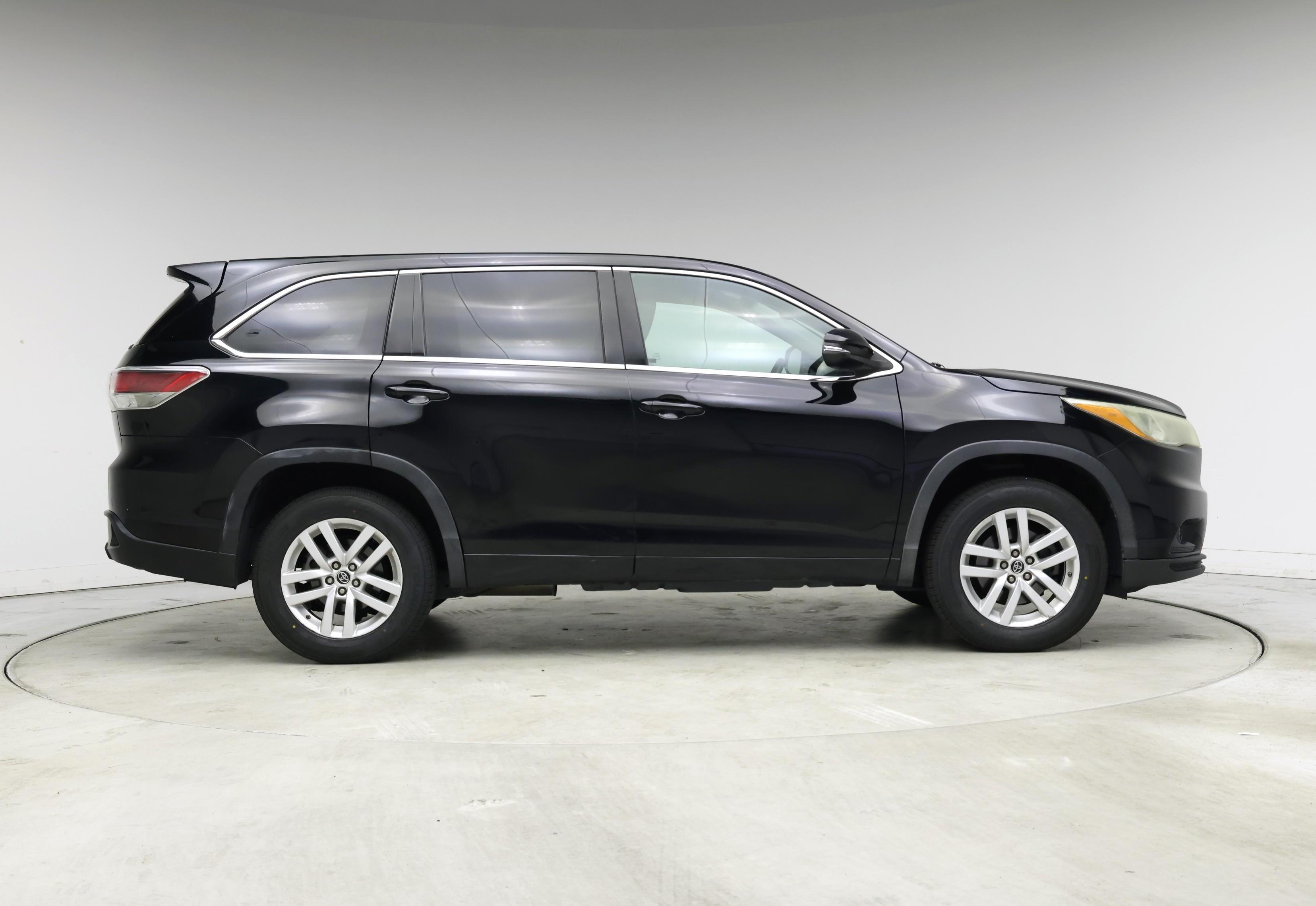 Thumbnail: 2016 Toyota Highlander - 7