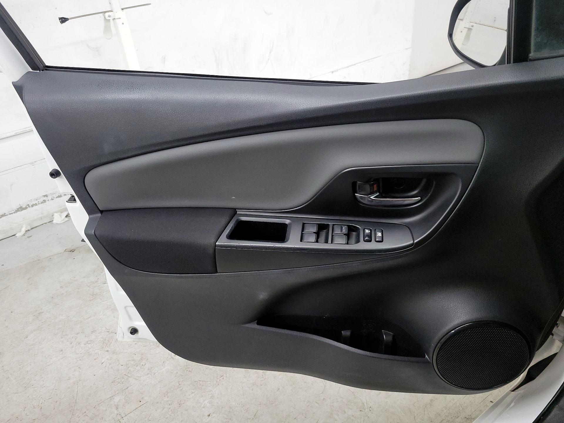 Thumbnail: 2015 Toyota Yaris - 12
