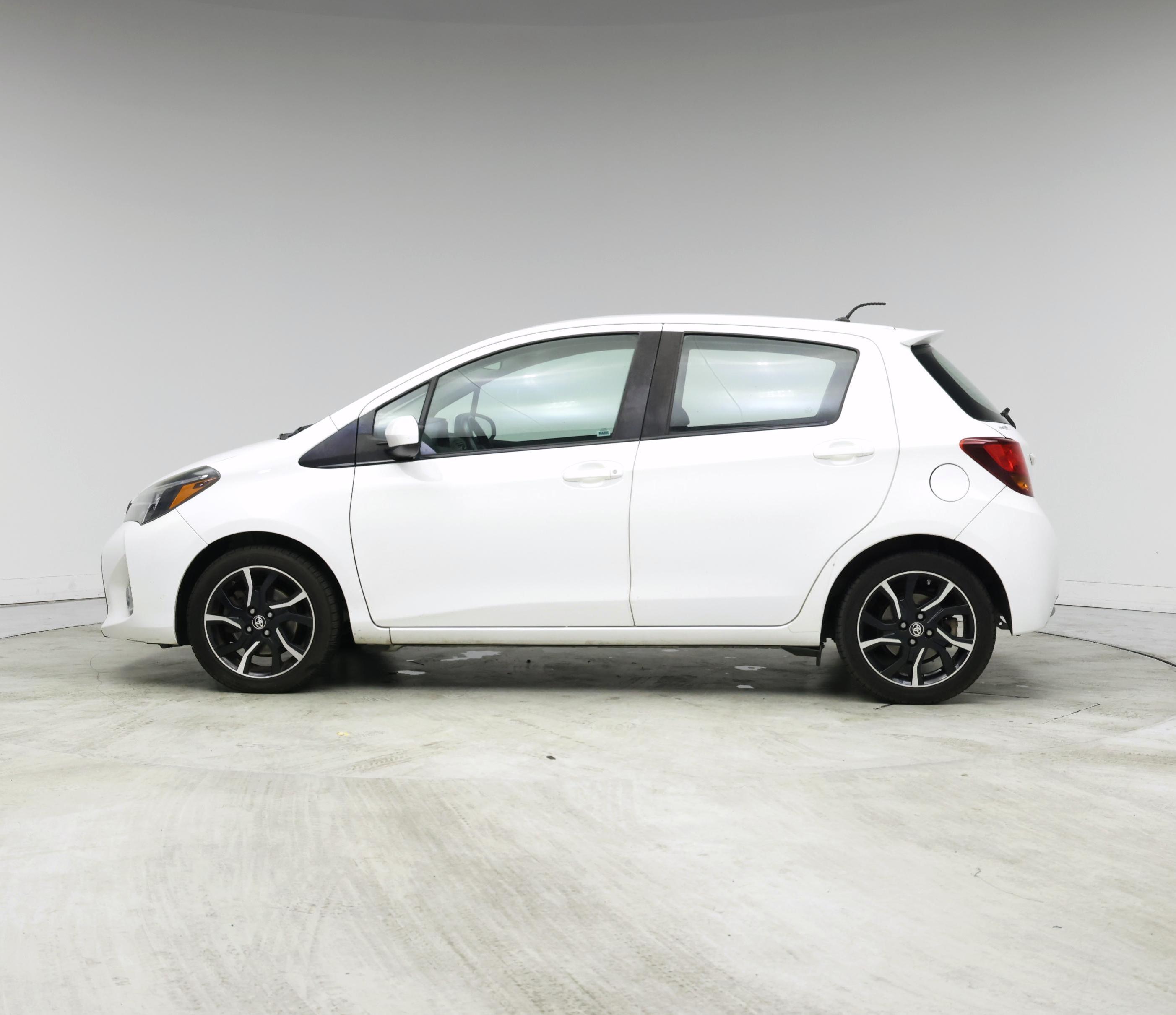 Thumbnail: 2015 Toyota Yaris - 3
