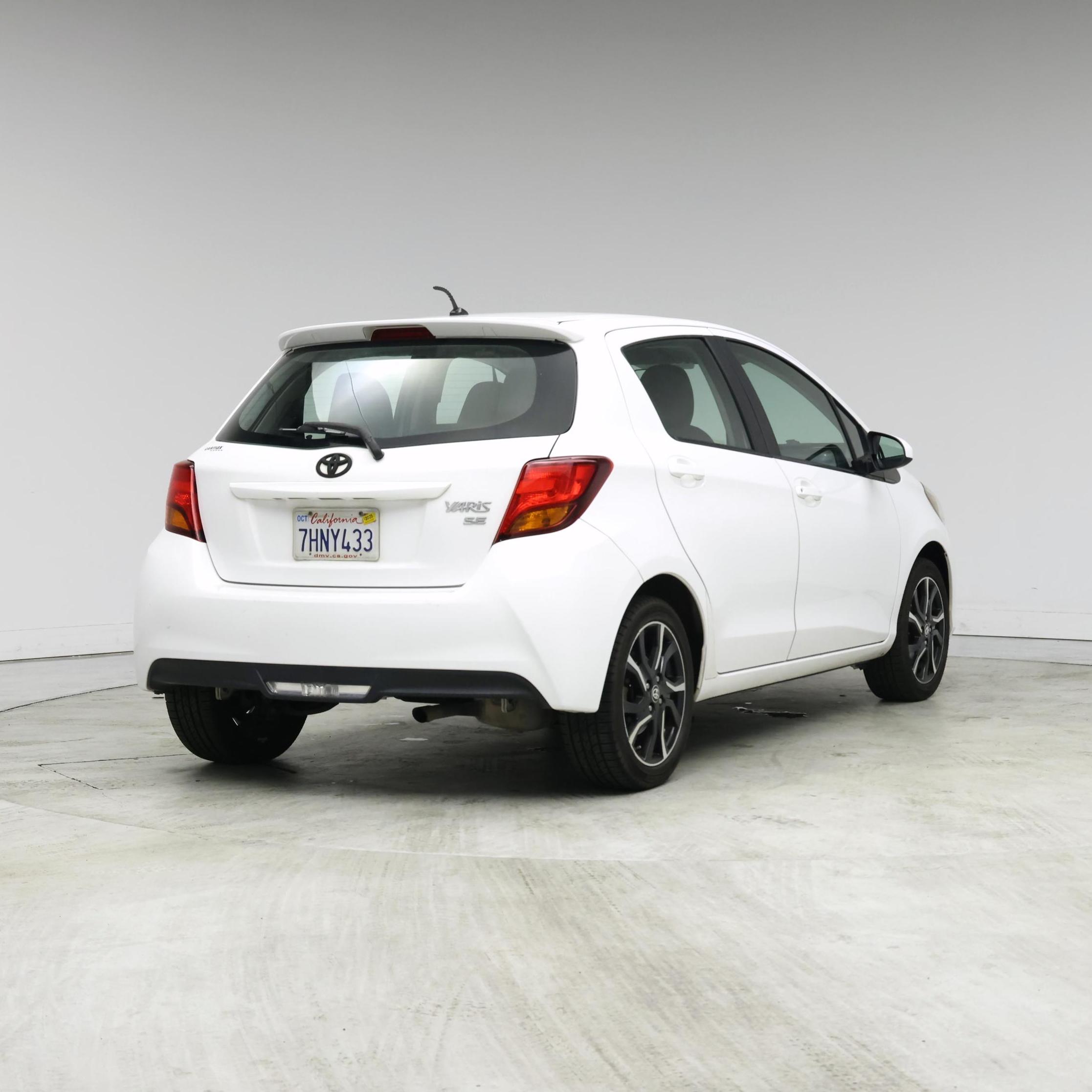 Thumbnail: 2015 Toyota Yaris - 8