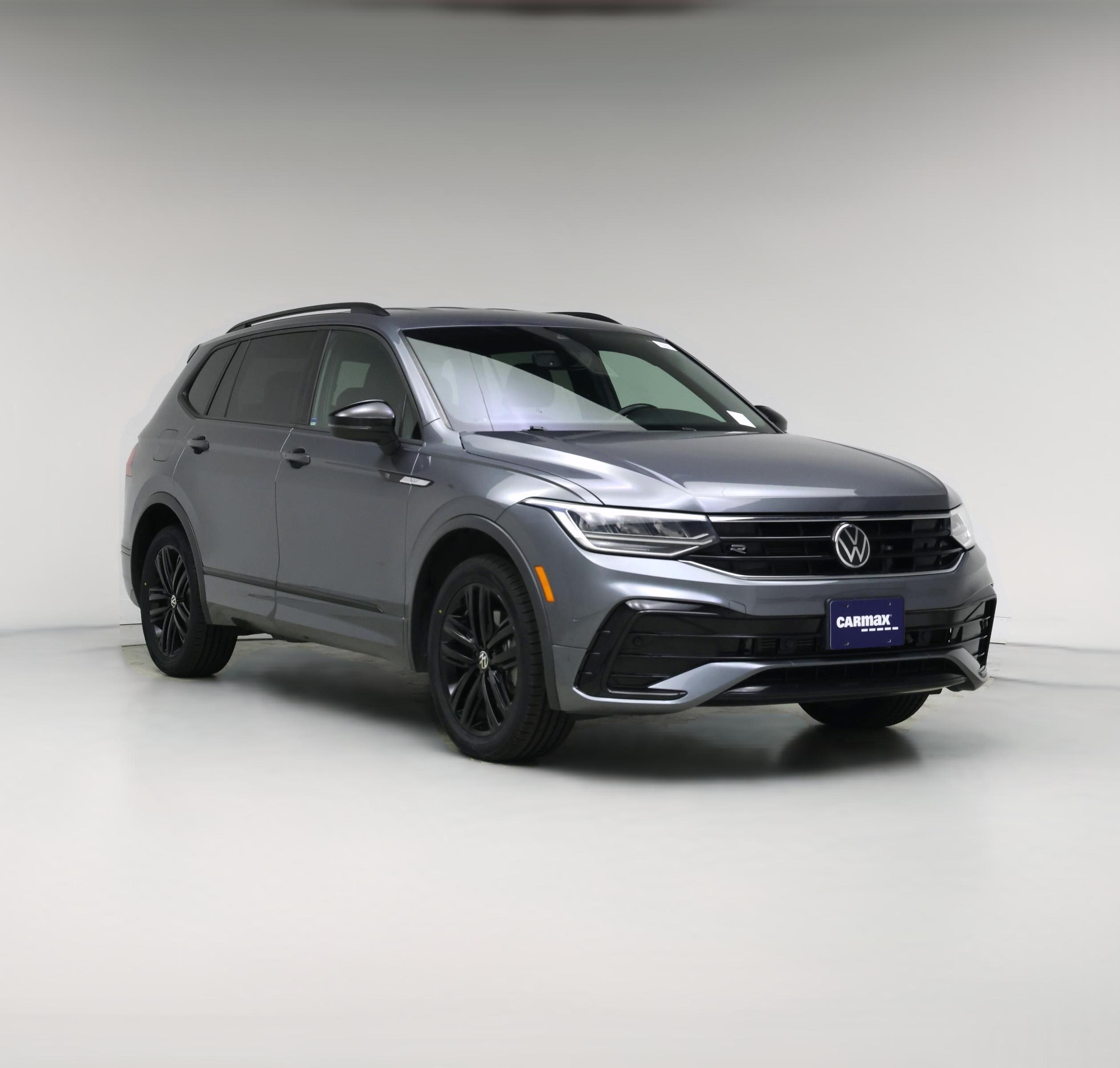 Thumbnail: 2022 Volkswagen Tiguan - 1