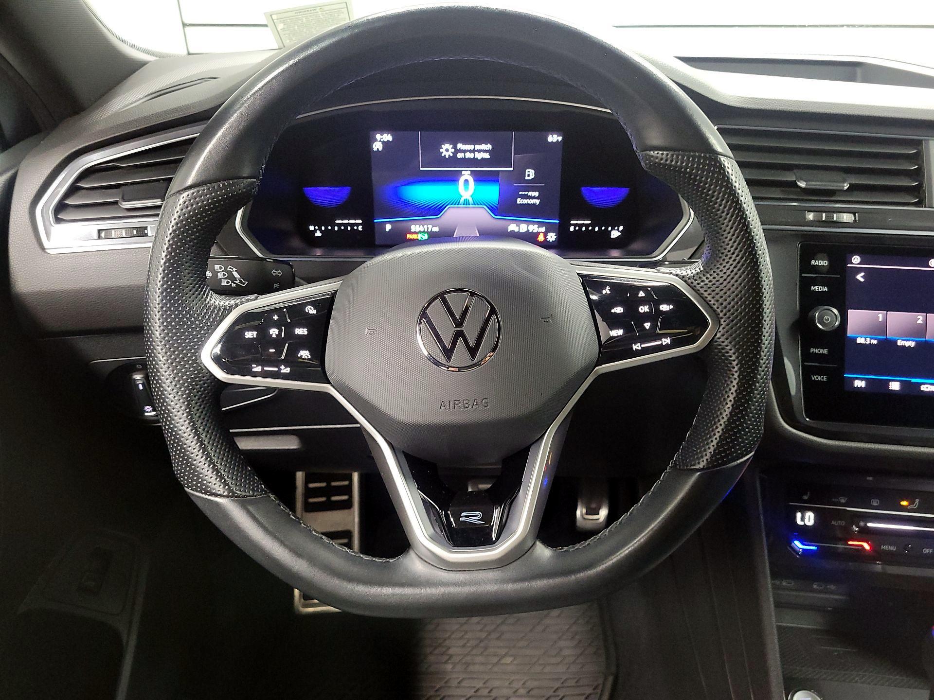 Thumbnail: 2022 Volkswagen Tiguan - 10
