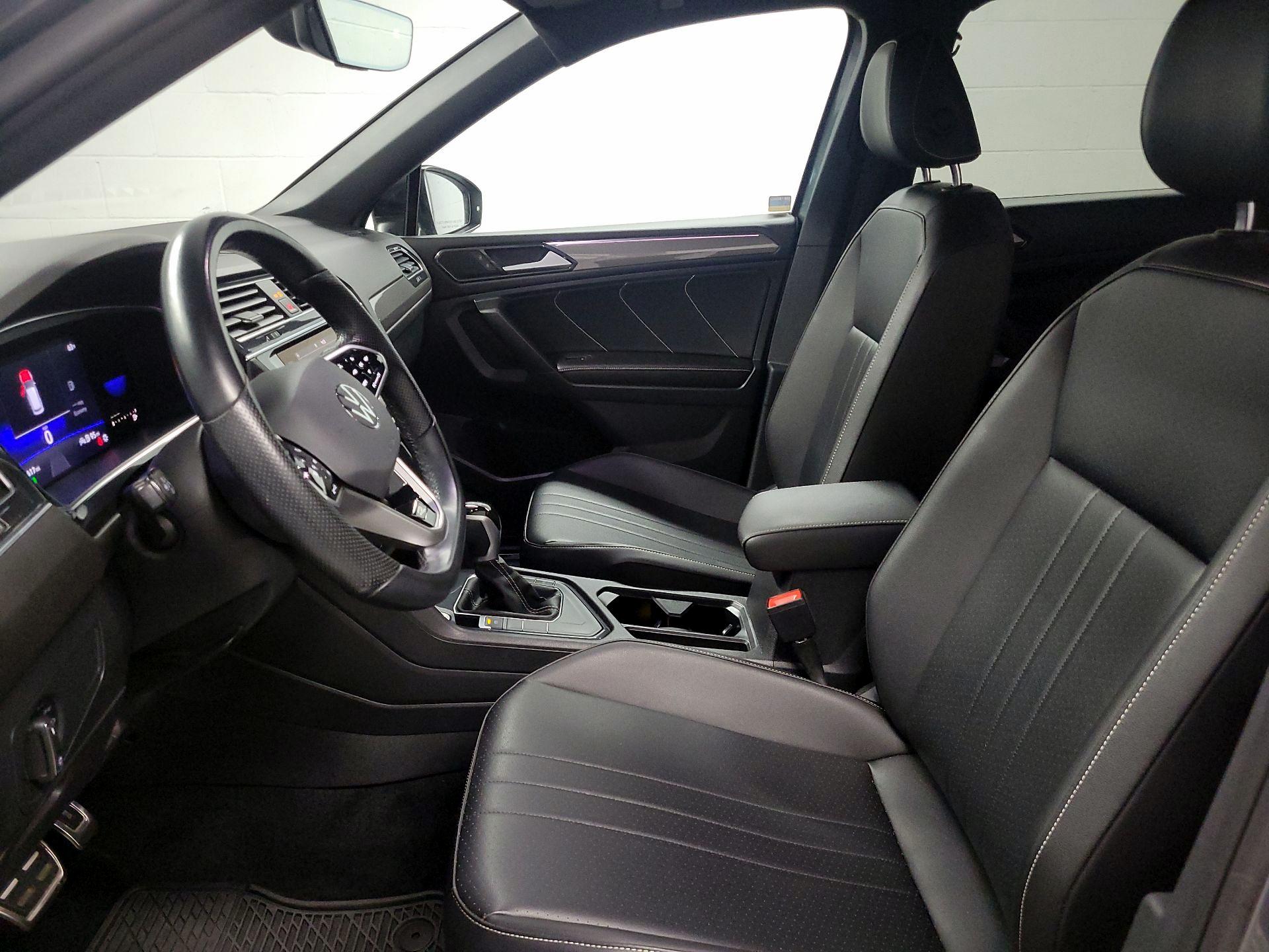 Thumbnail: 2022 Volkswagen Tiguan - 11