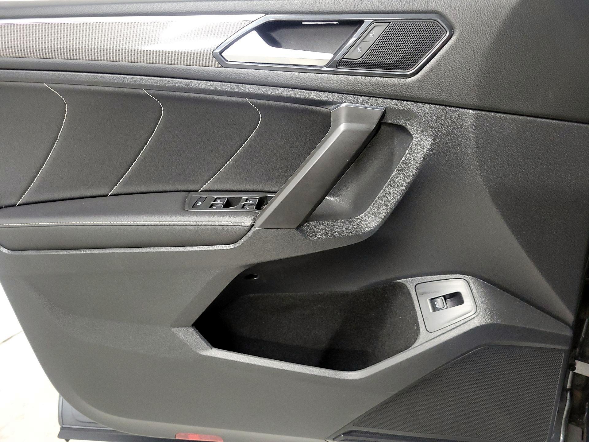 Thumbnail: 2022 Volkswagen Tiguan - 12