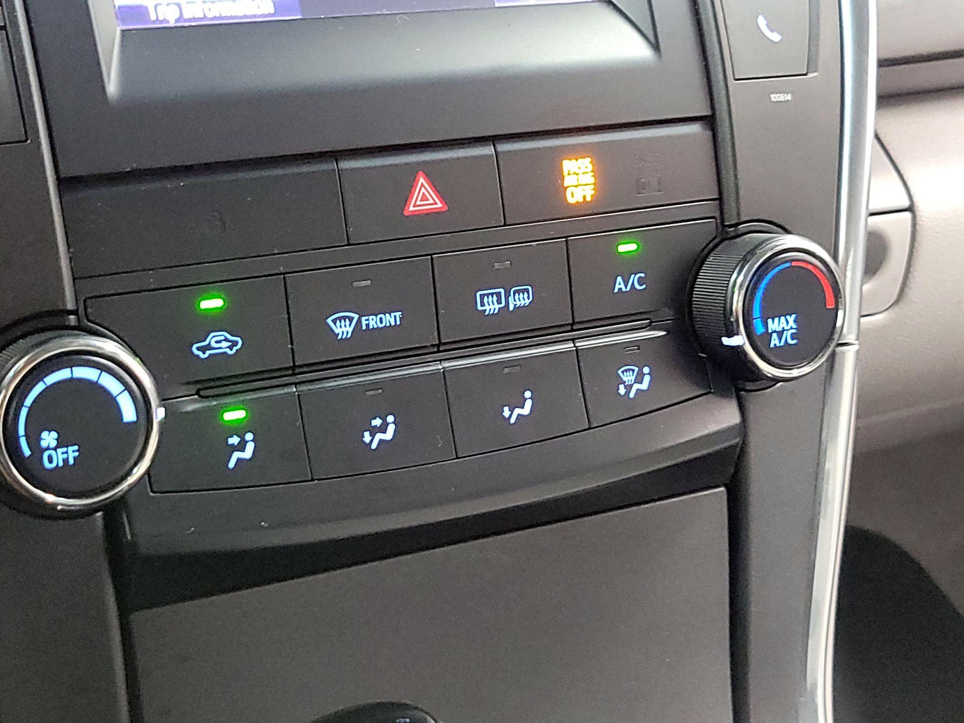 Thumbnail: 2015 Toyota Camry - 15