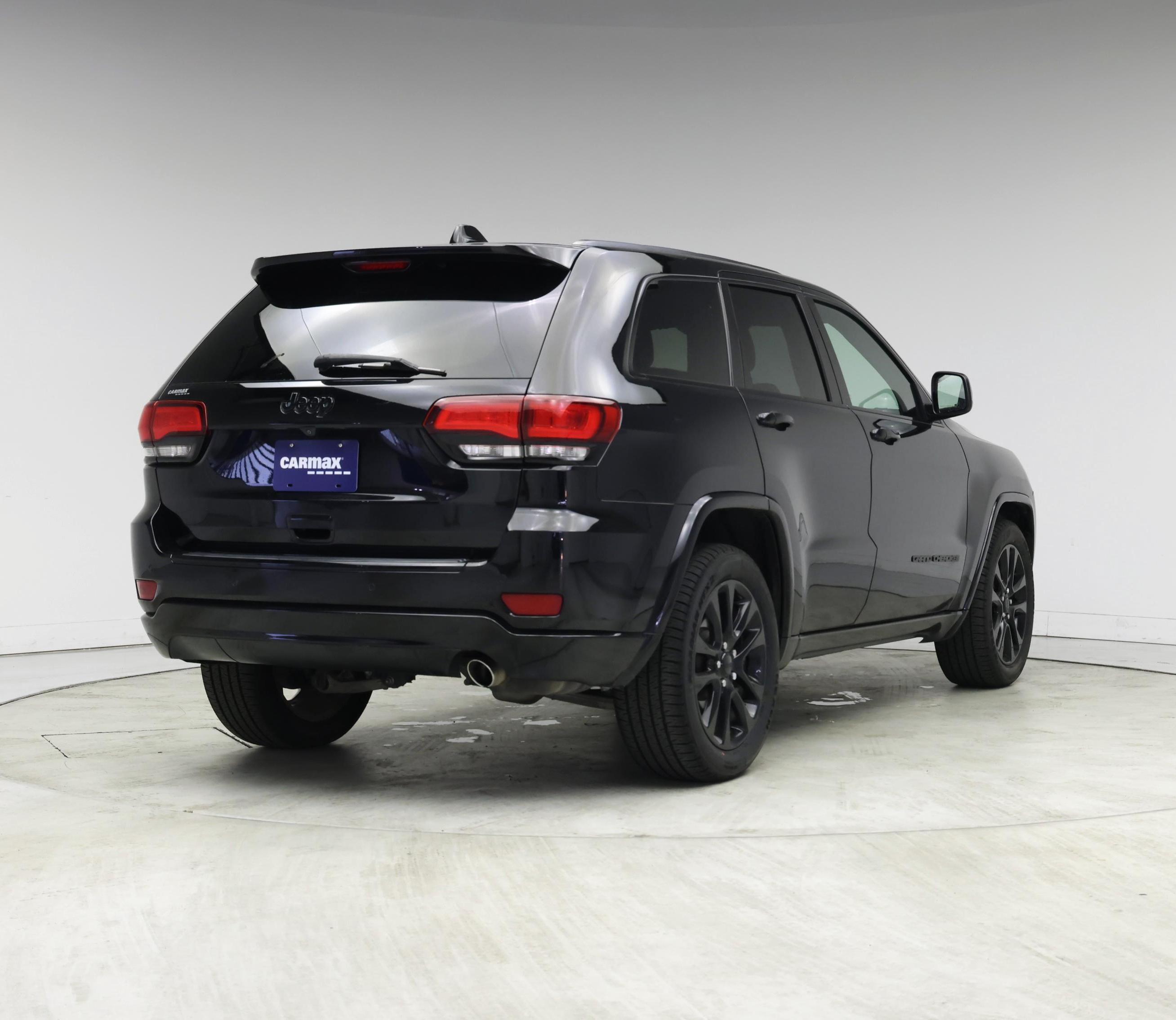 Thumbnail: 2018 Jeep Grand Cherokee - 8