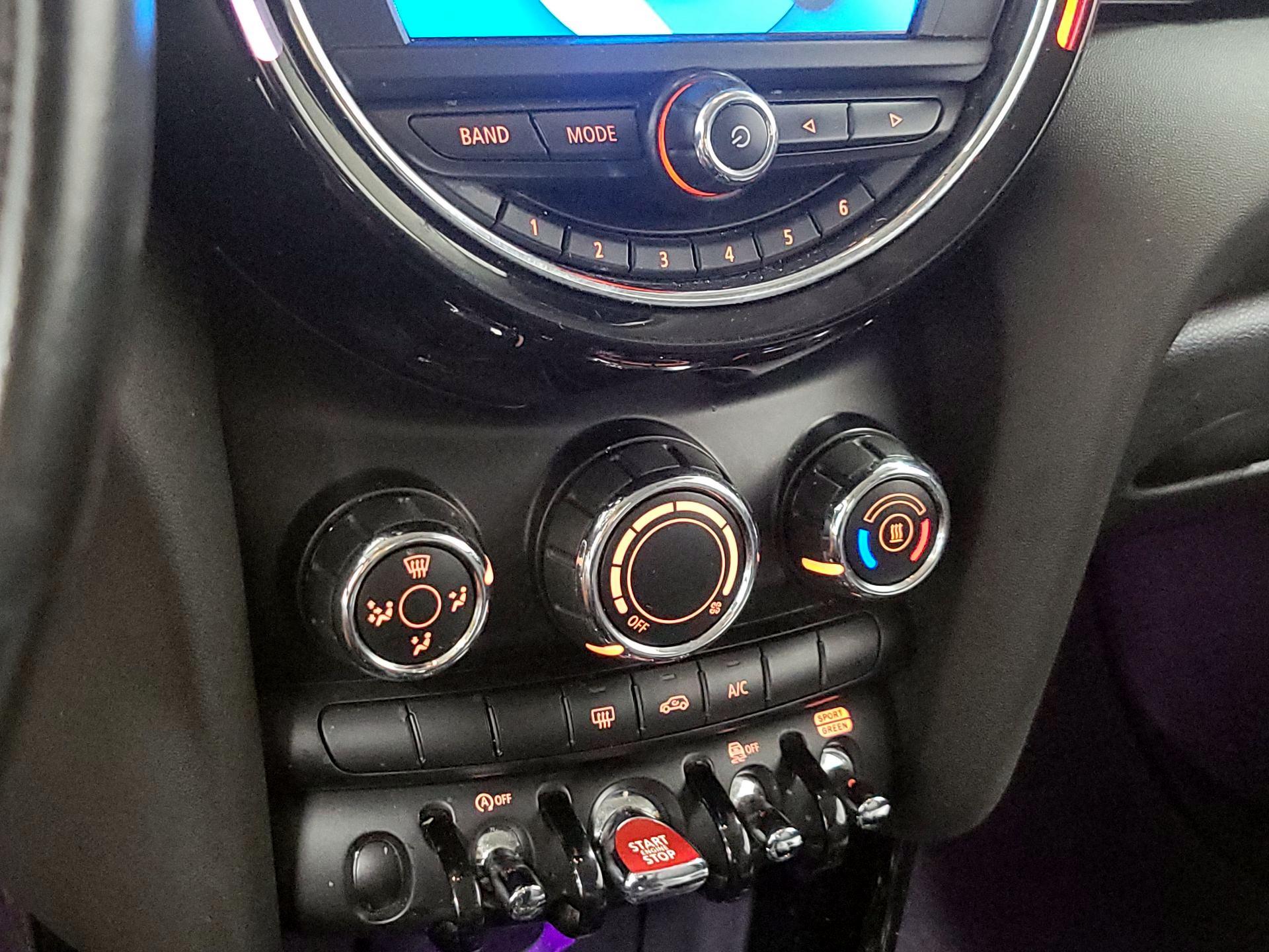 Thumbnail: 2020 MINI Cooper Hardtop - 16