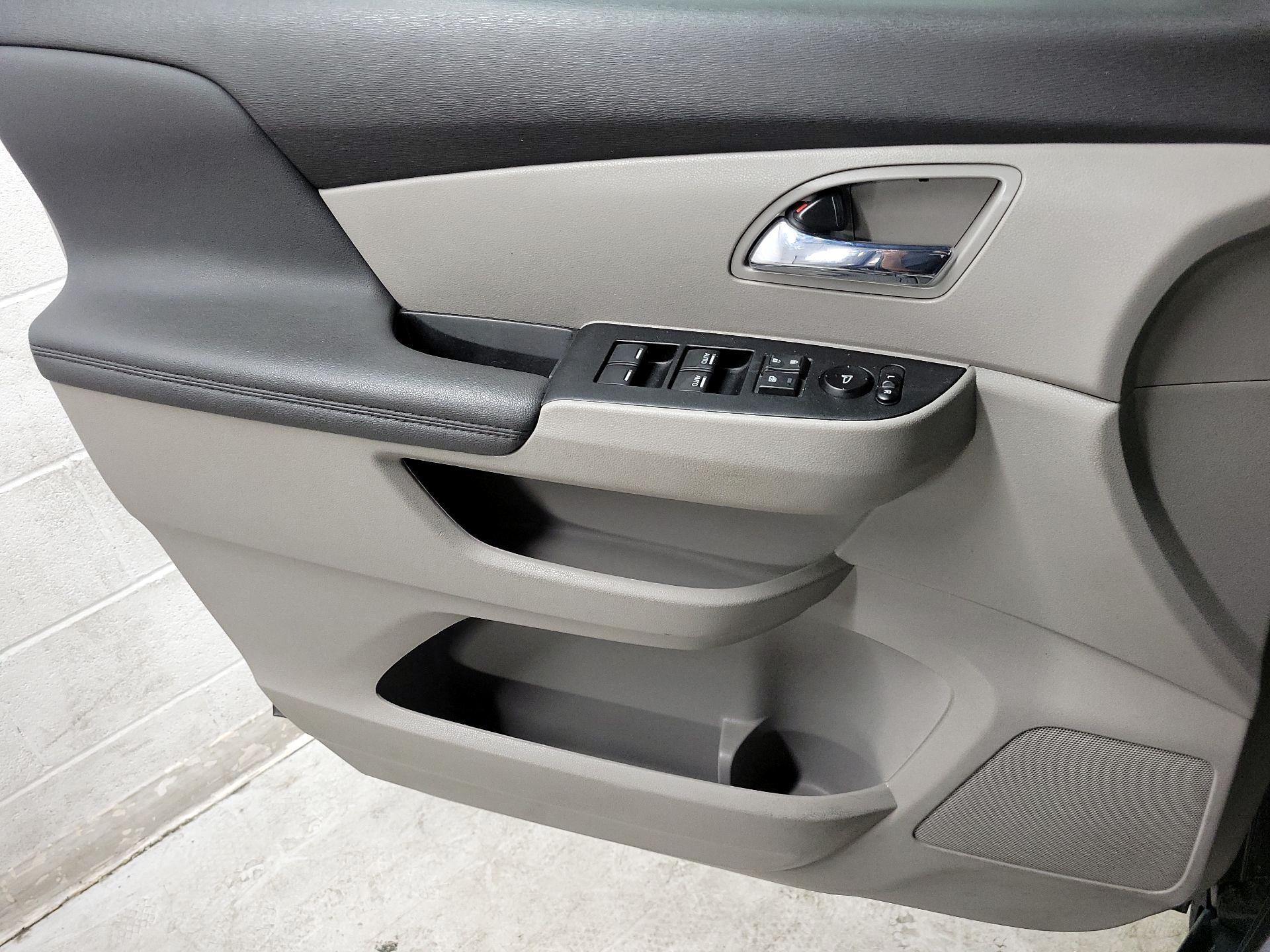 Thumbnail: 2015 Honda Odyssey - 12