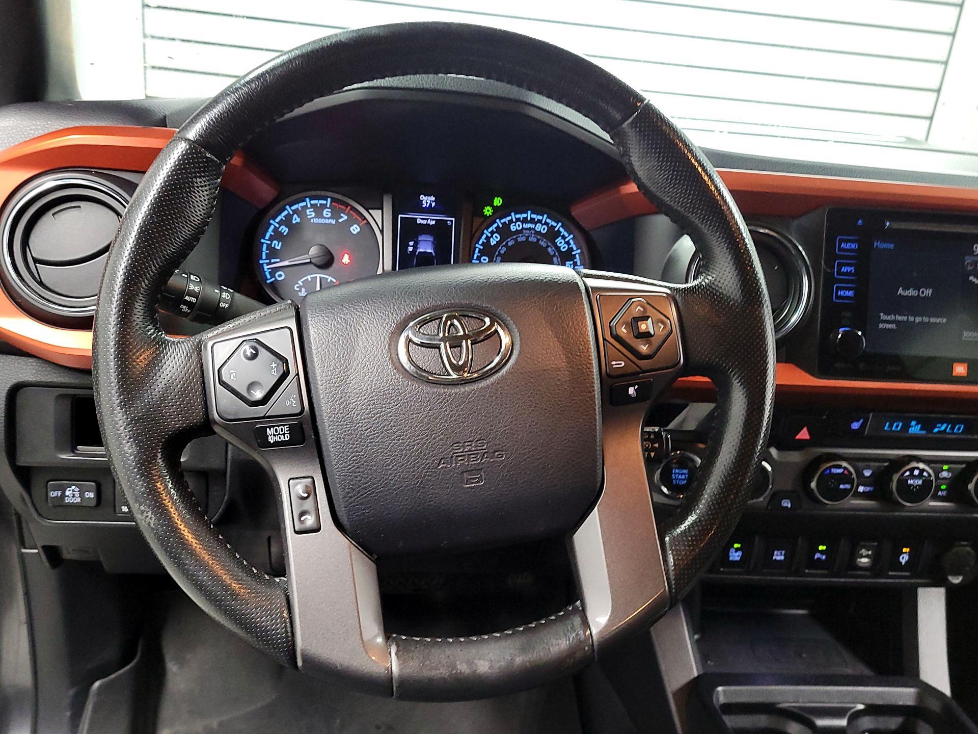 Thumbnail: 2016 Toyota Tacoma - 10