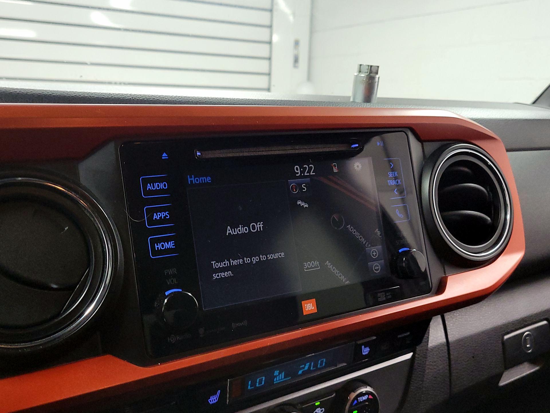 Thumbnail: 2016 Toyota Tacoma - 15