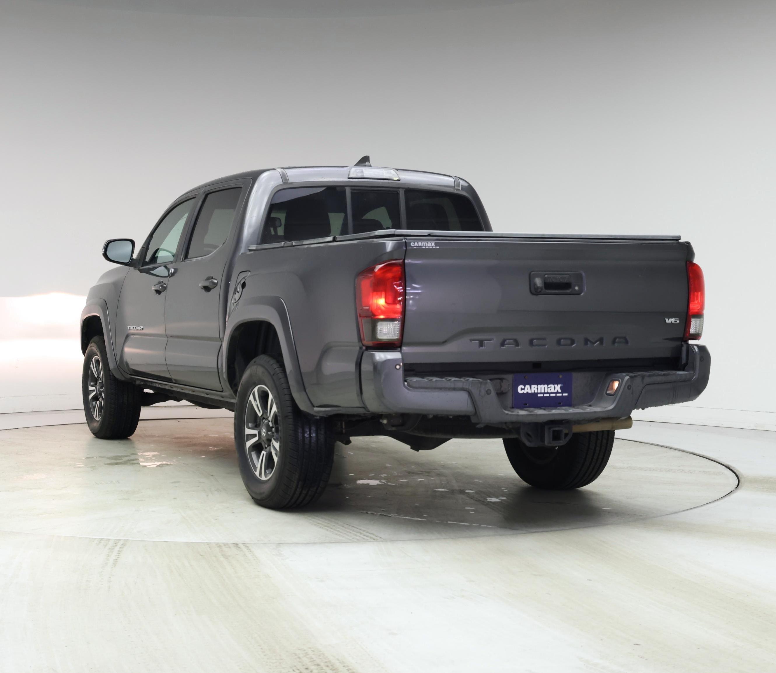 Thumbnail: 2016 Toyota Tacoma - 2