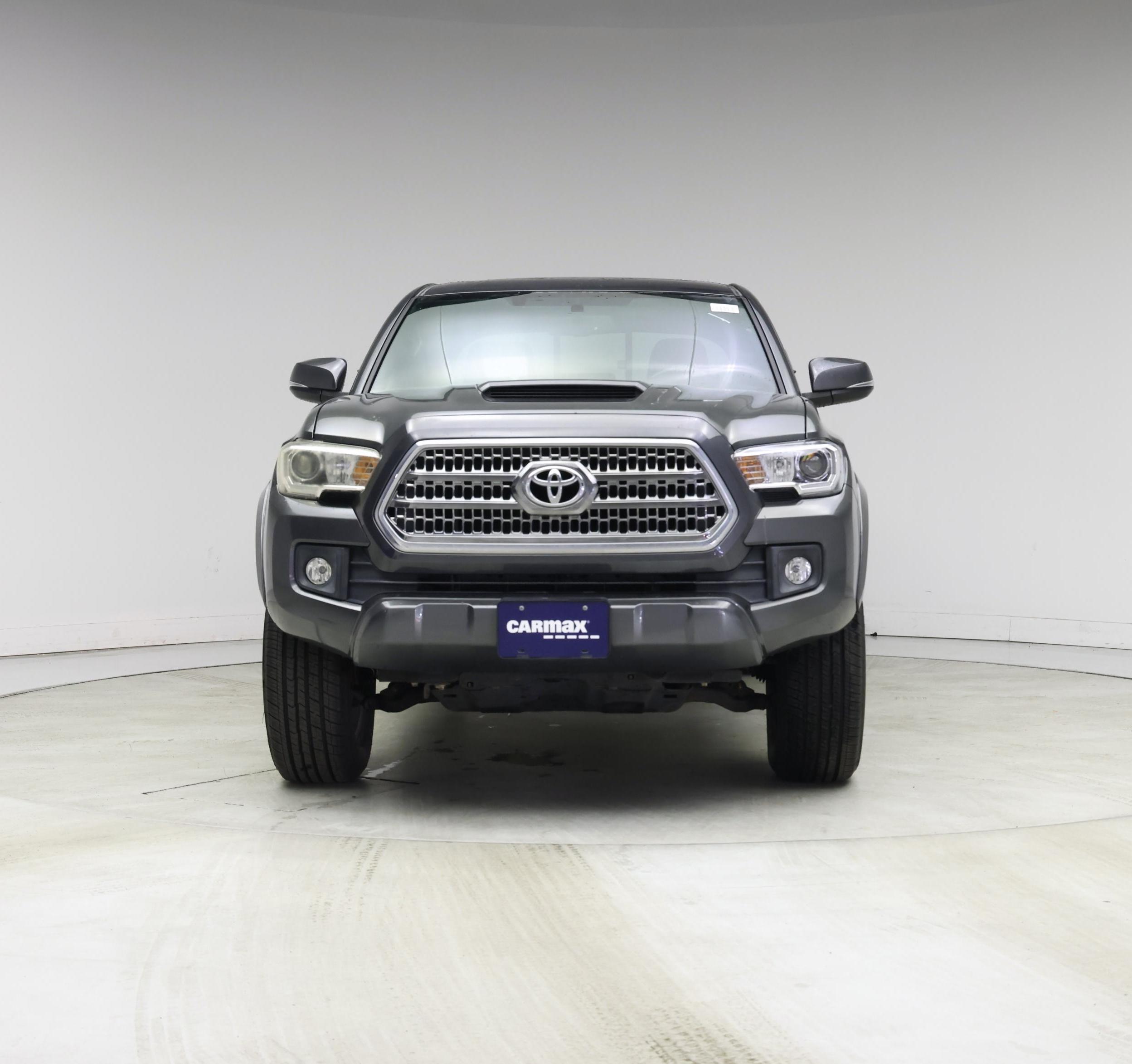 Thumbnail: 2016 Toyota Tacoma - 5