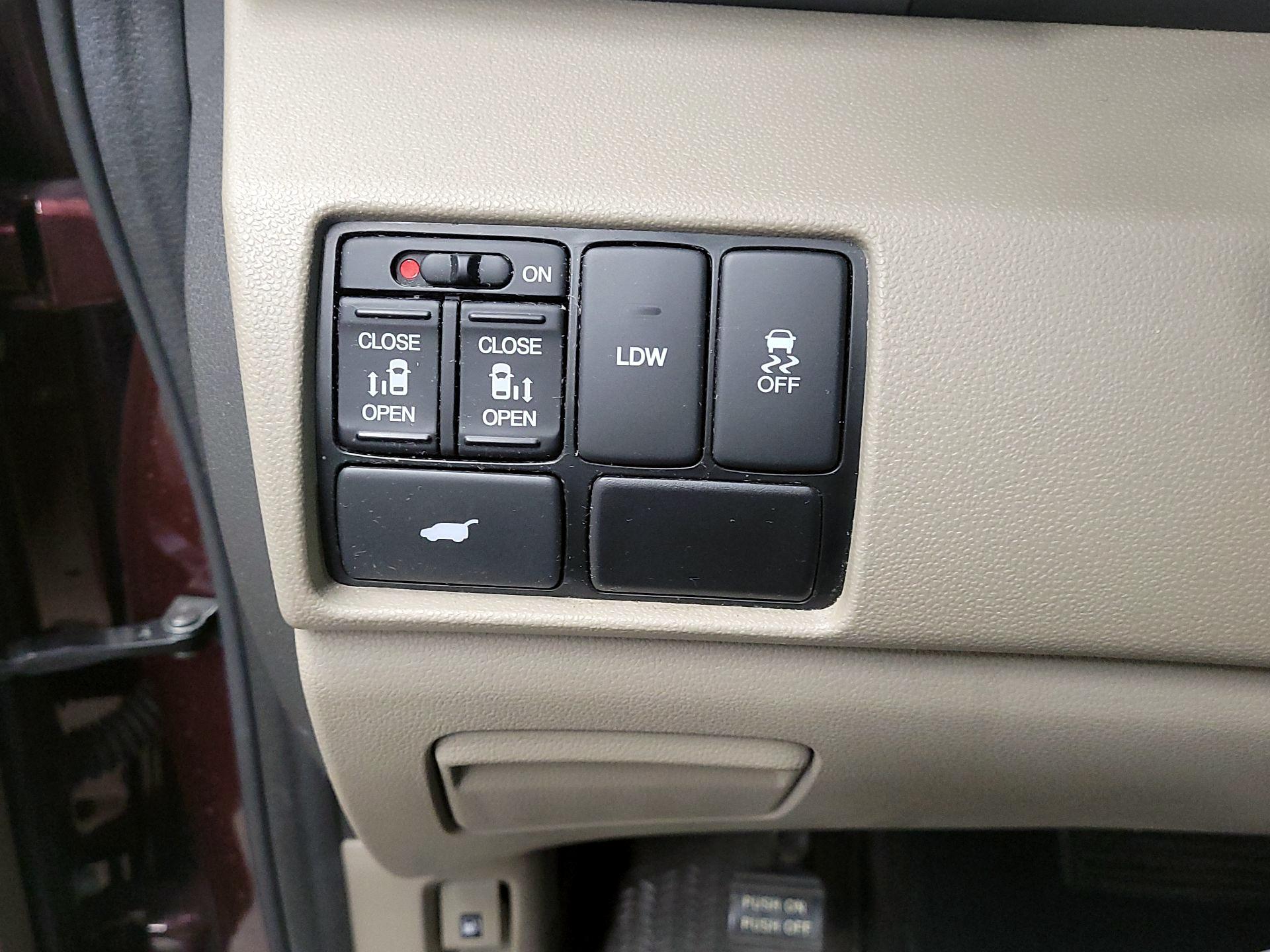 Thumbnail: 2014 Honda Odyssey - 12