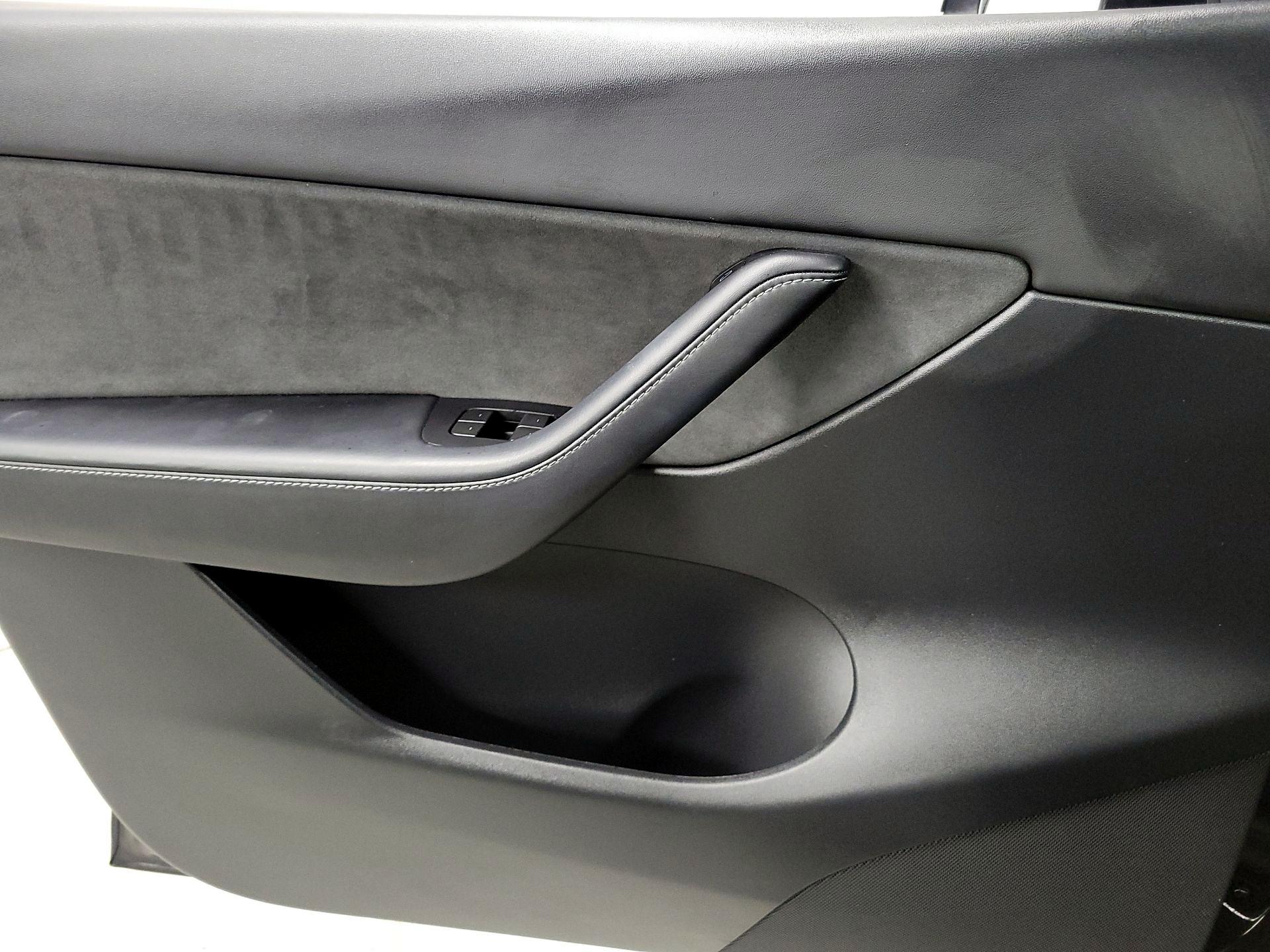 Thumbnail: 2022 Tesla Model Y - 12
