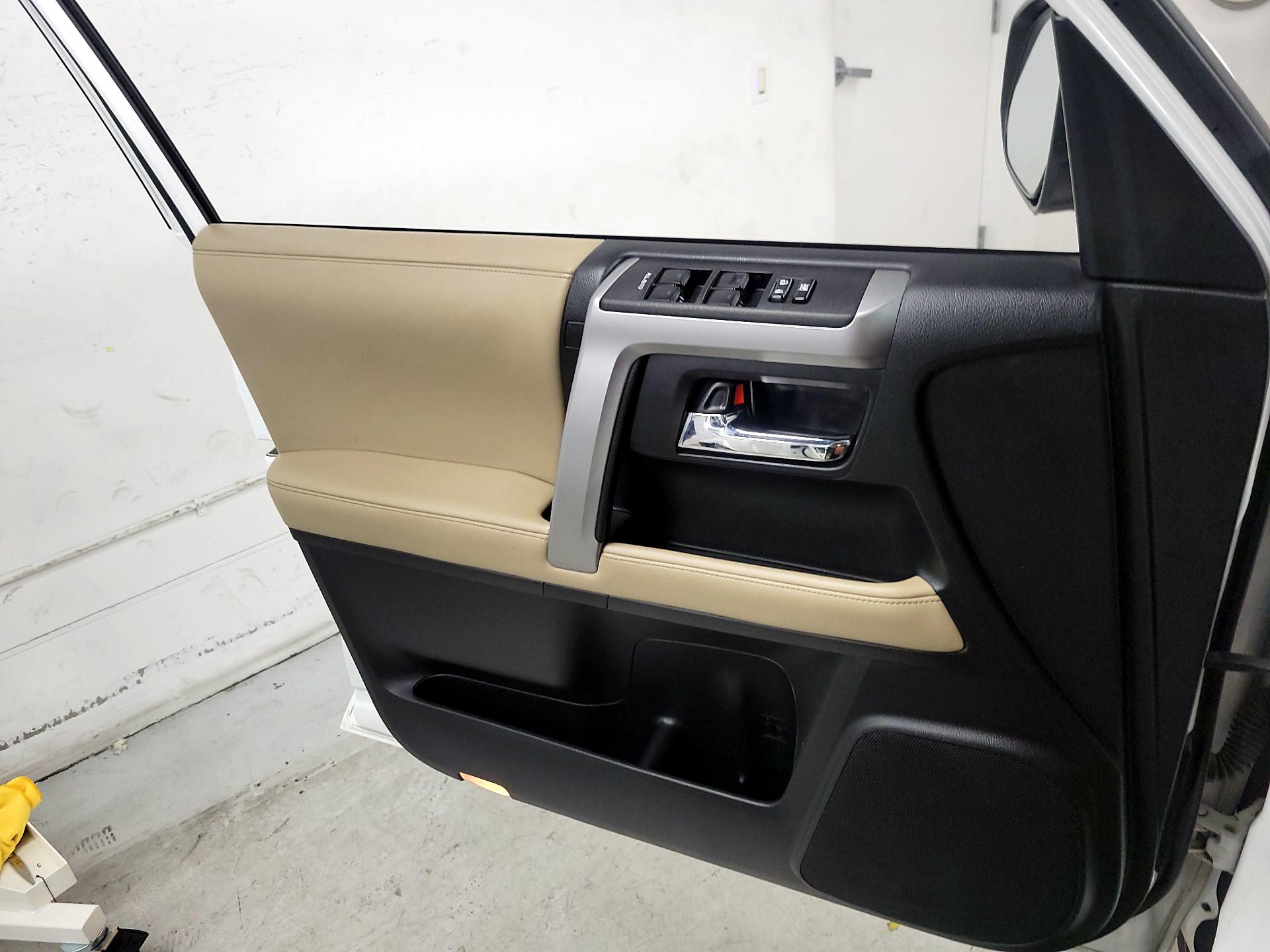 Thumbnail: 2019 Toyota 4Runner - 12