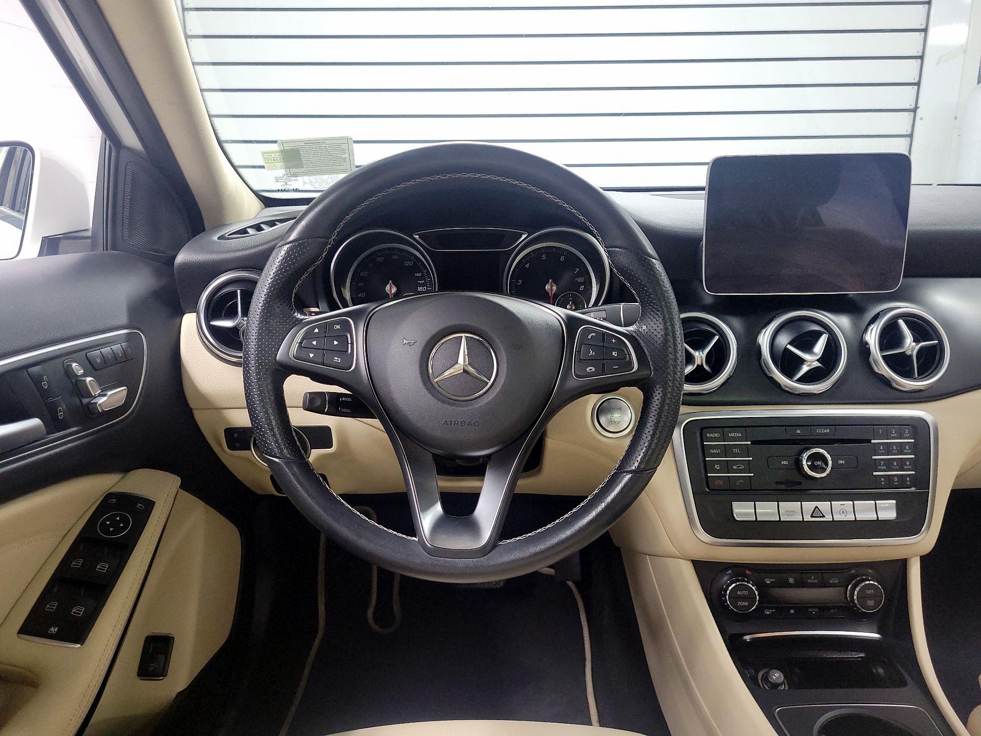 Thumbnail: 2020 Mercedes-Benz GLA - 10