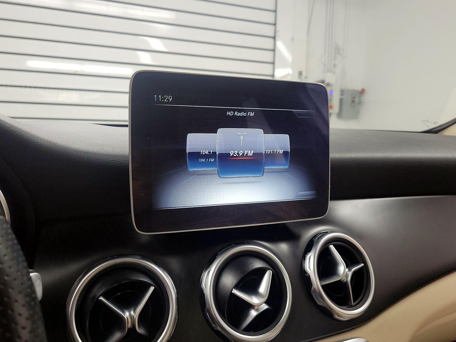 Thumbnail: 2020 Mercedes-Benz GLA - 15
