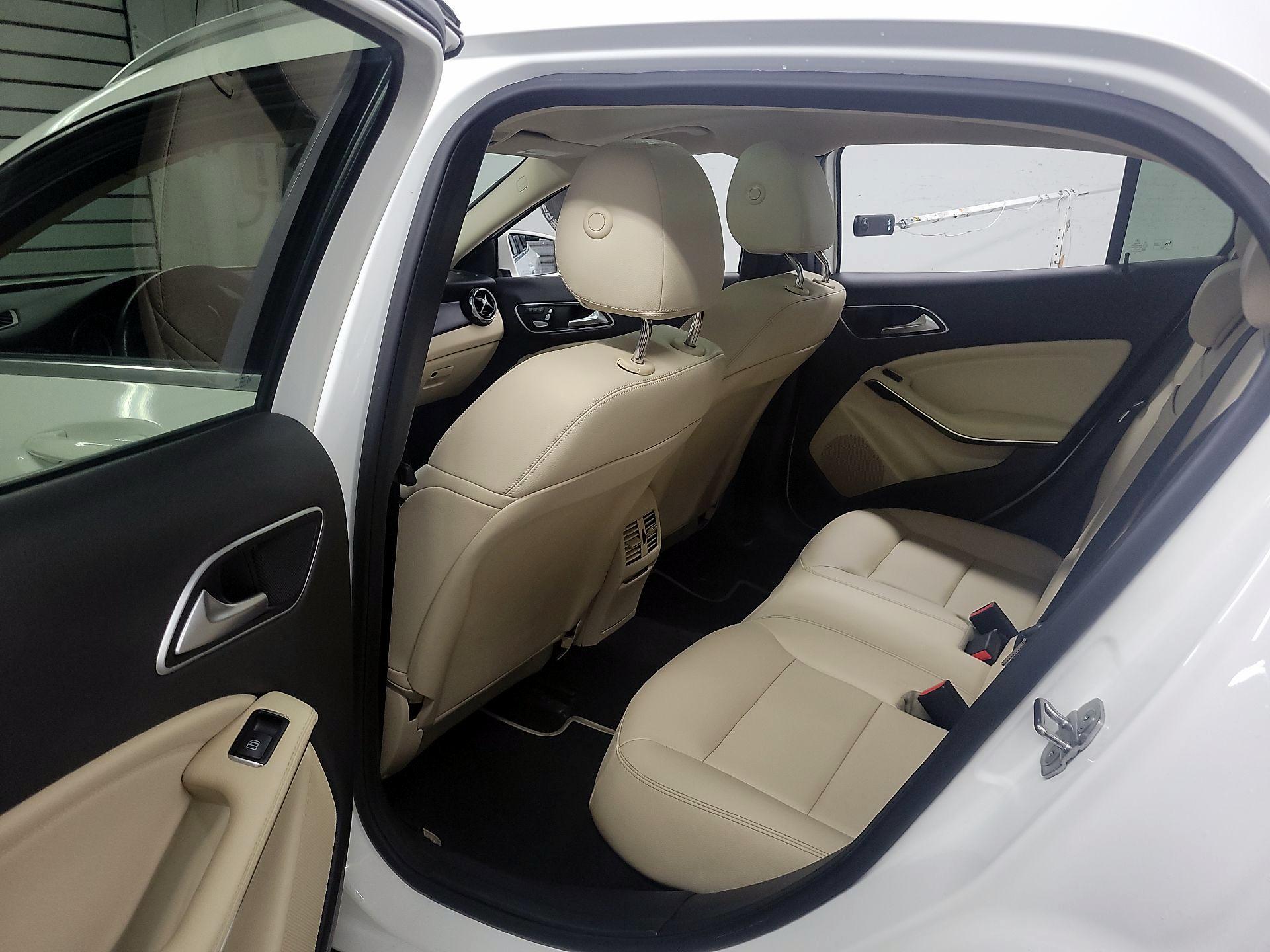 Thumbnail: 2020 Mercedes-Benz GLA - 19