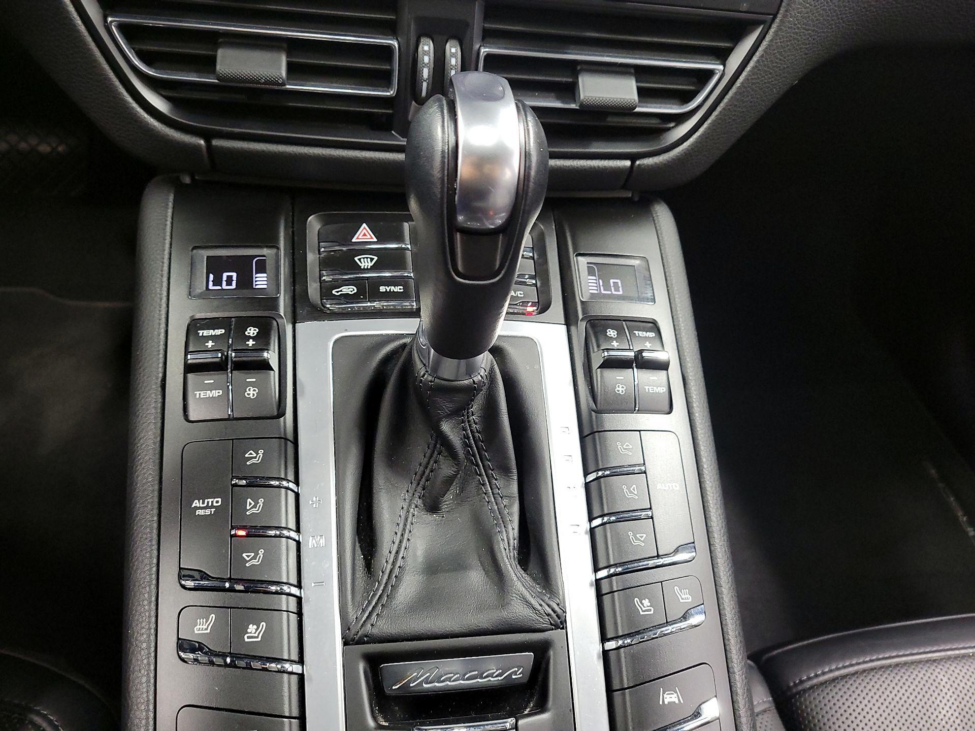 Thumbnail: 2021 Porsche Macan - 17