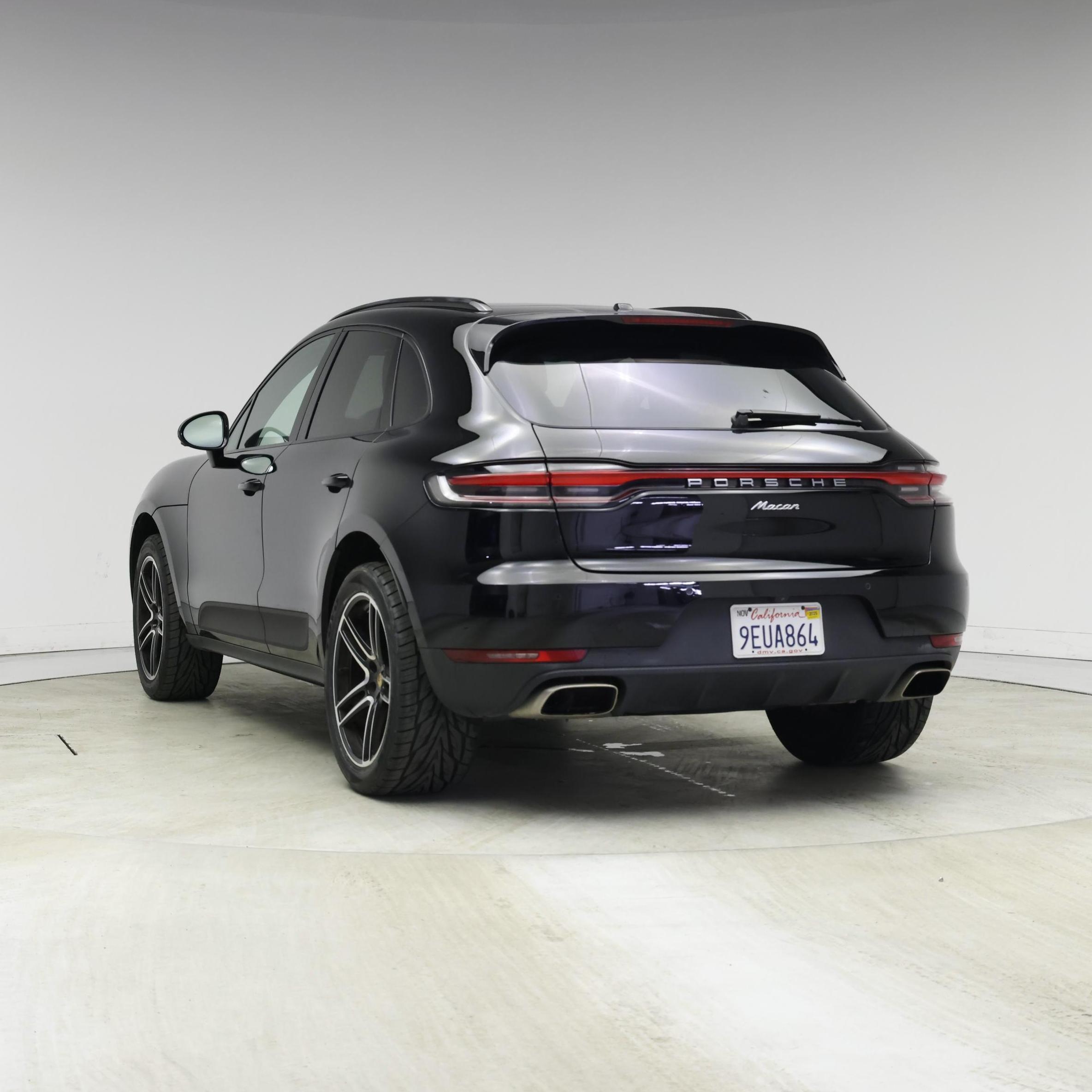 Thumbnail: 2021 Porsche Macan - 2