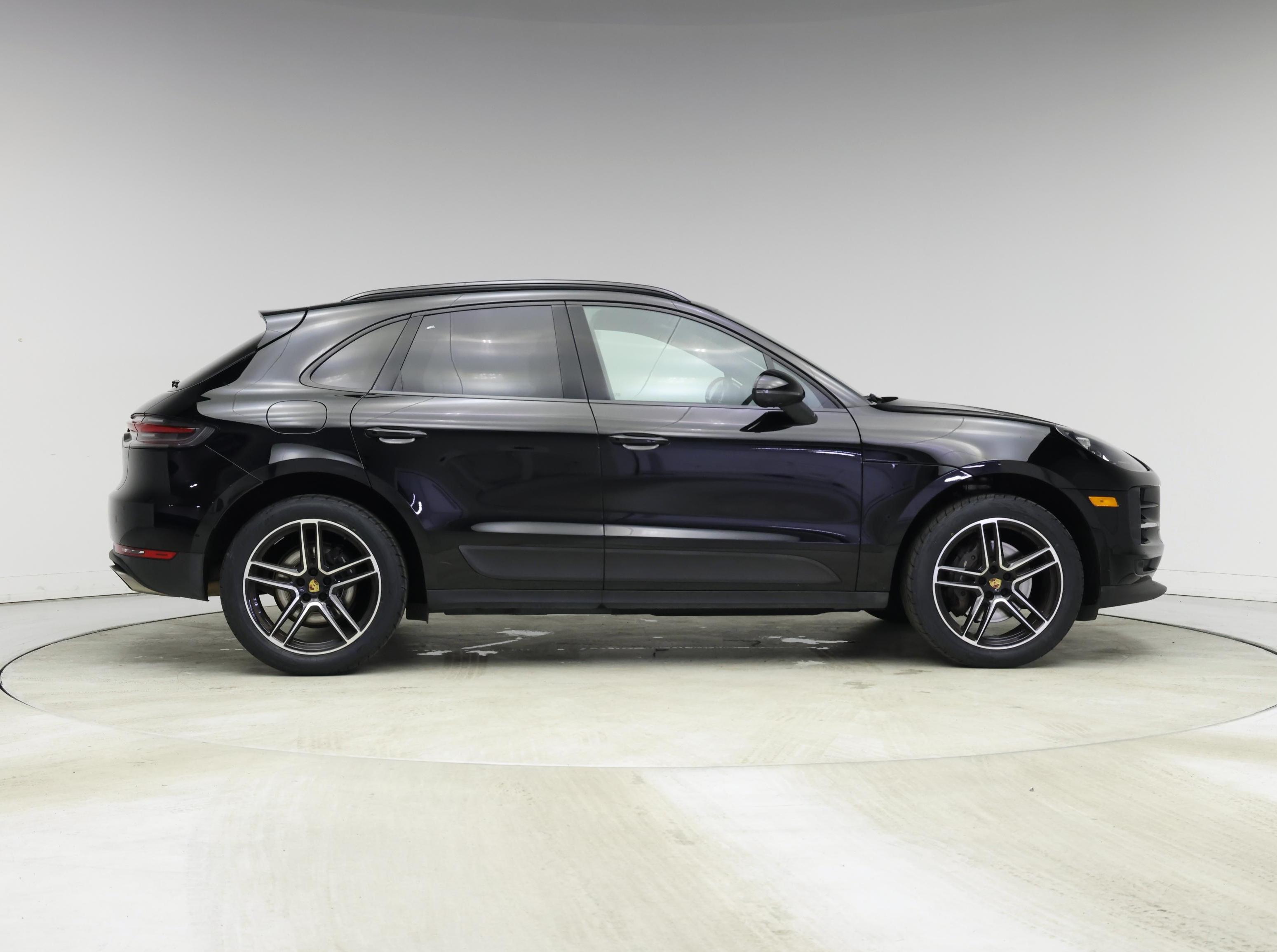Thumbnail: 2021 Porsche Macan - 7