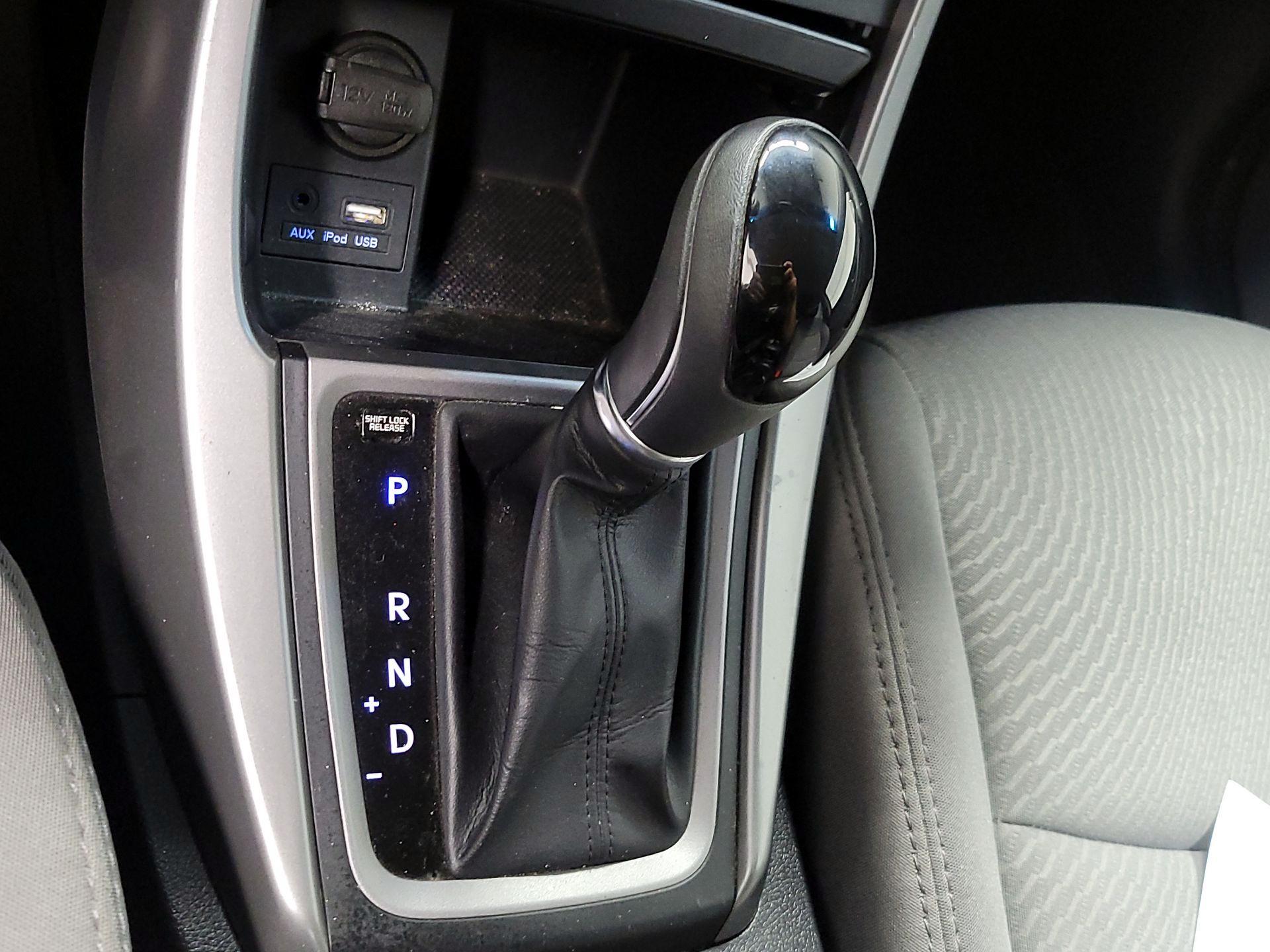 Thumbnail: 2016 Hyundai Elantra - 16