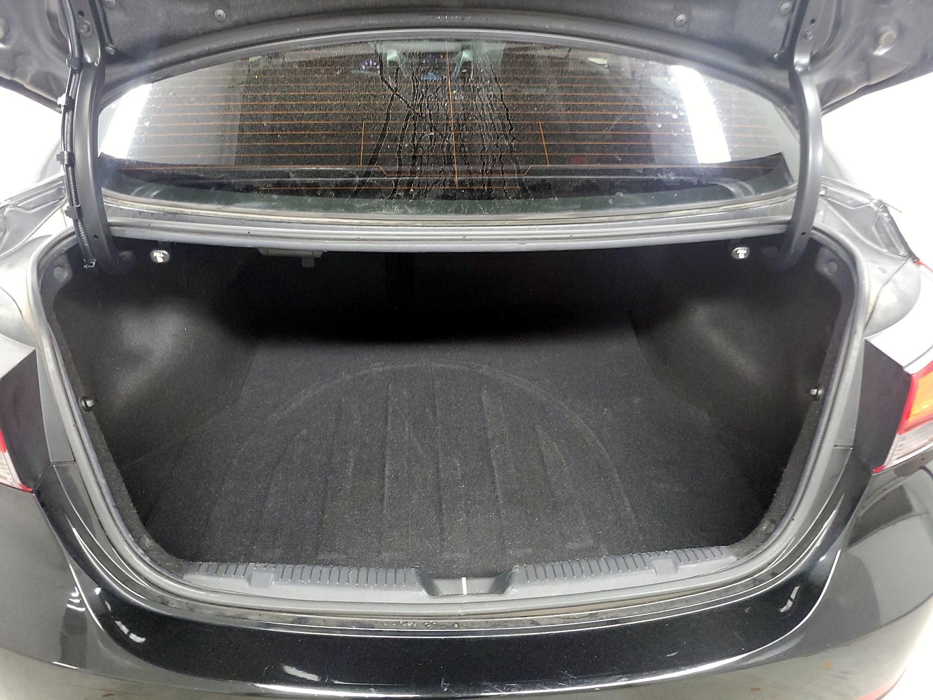 Thumbnail: 2016 Hyundai Elantra - 18