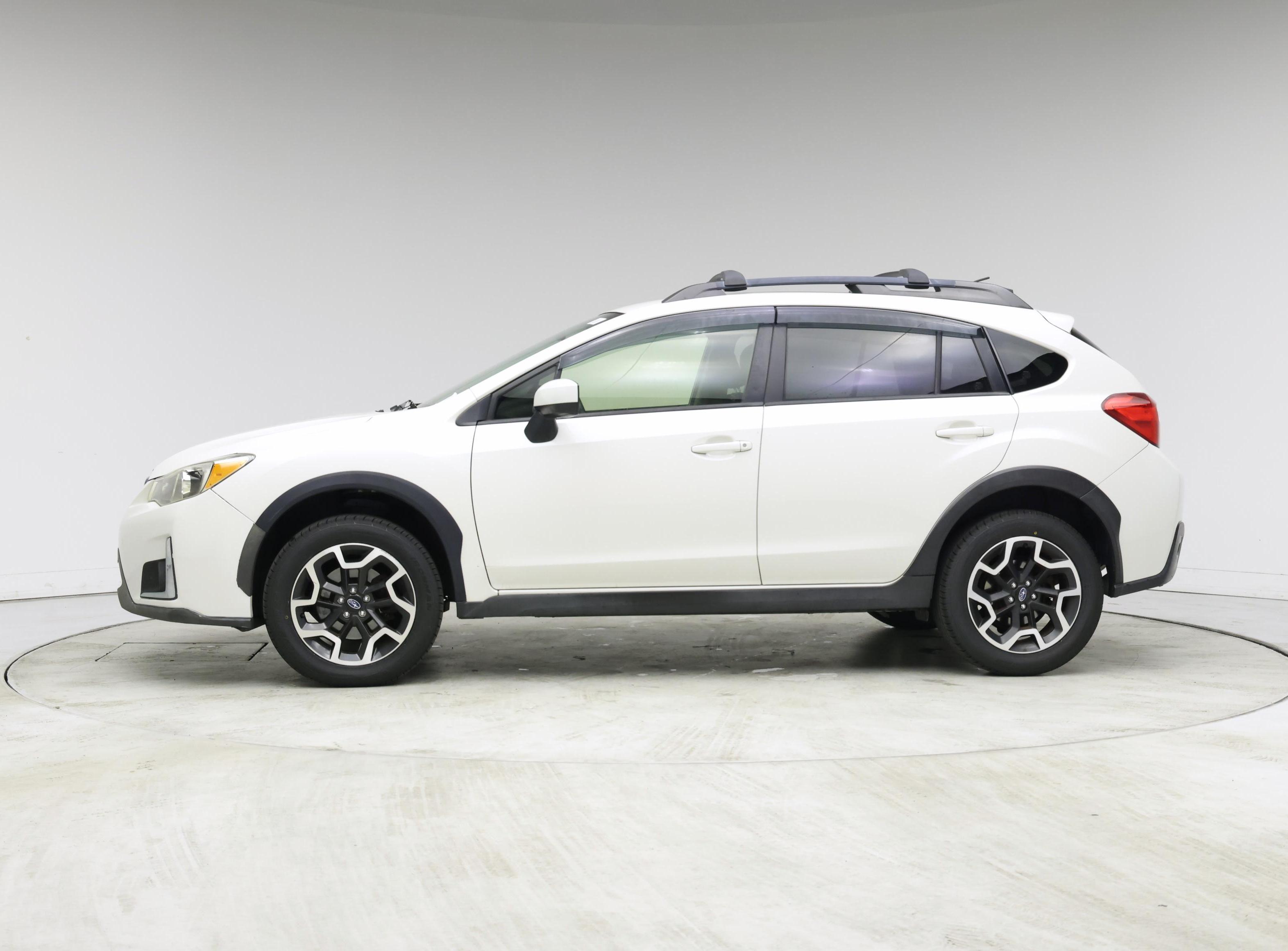 Thumbnail: 2017 Subaru Crosstrek - 3