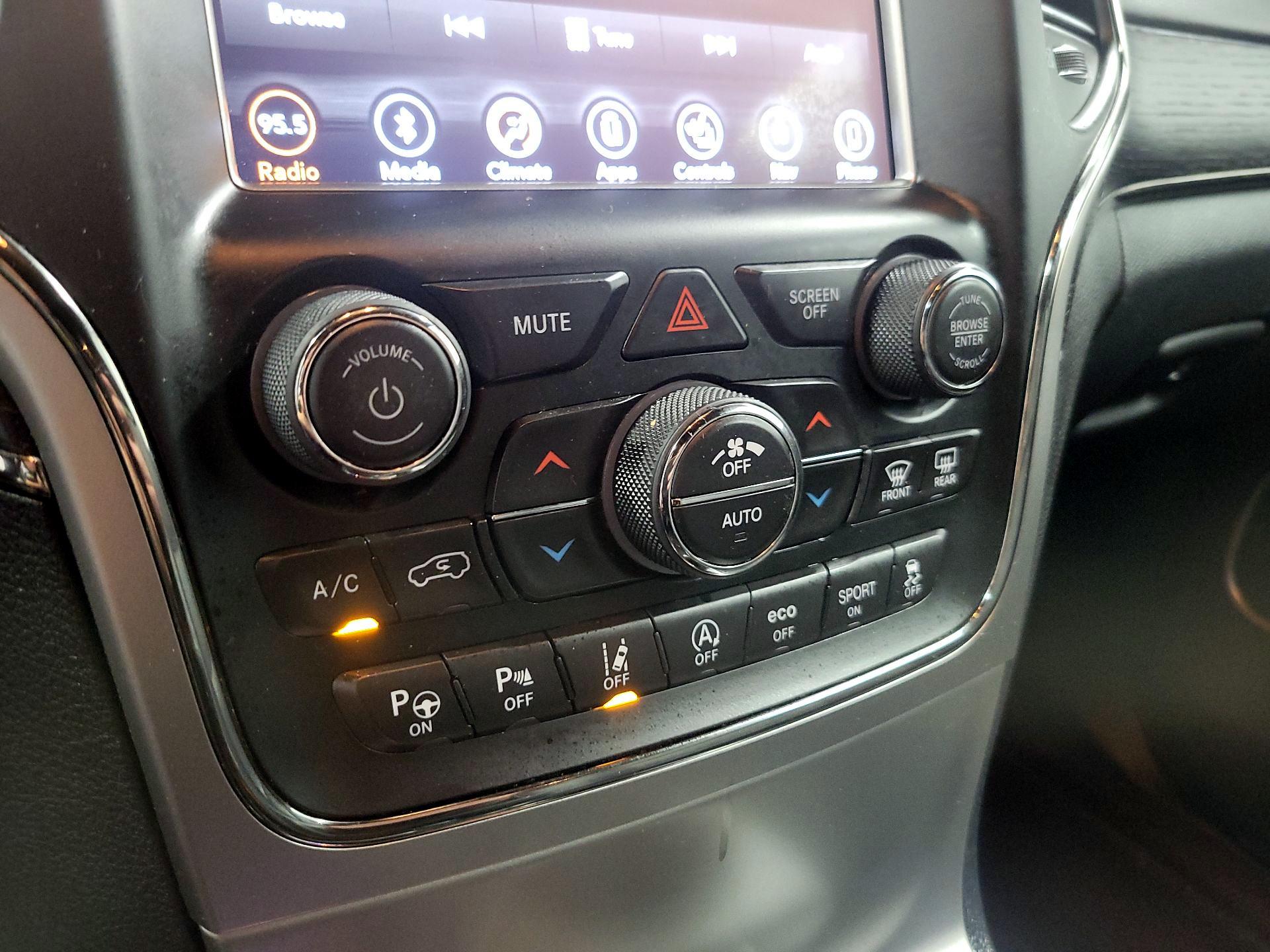 Thumbnail: 2018 Jeep Grand Cherokee - 17
