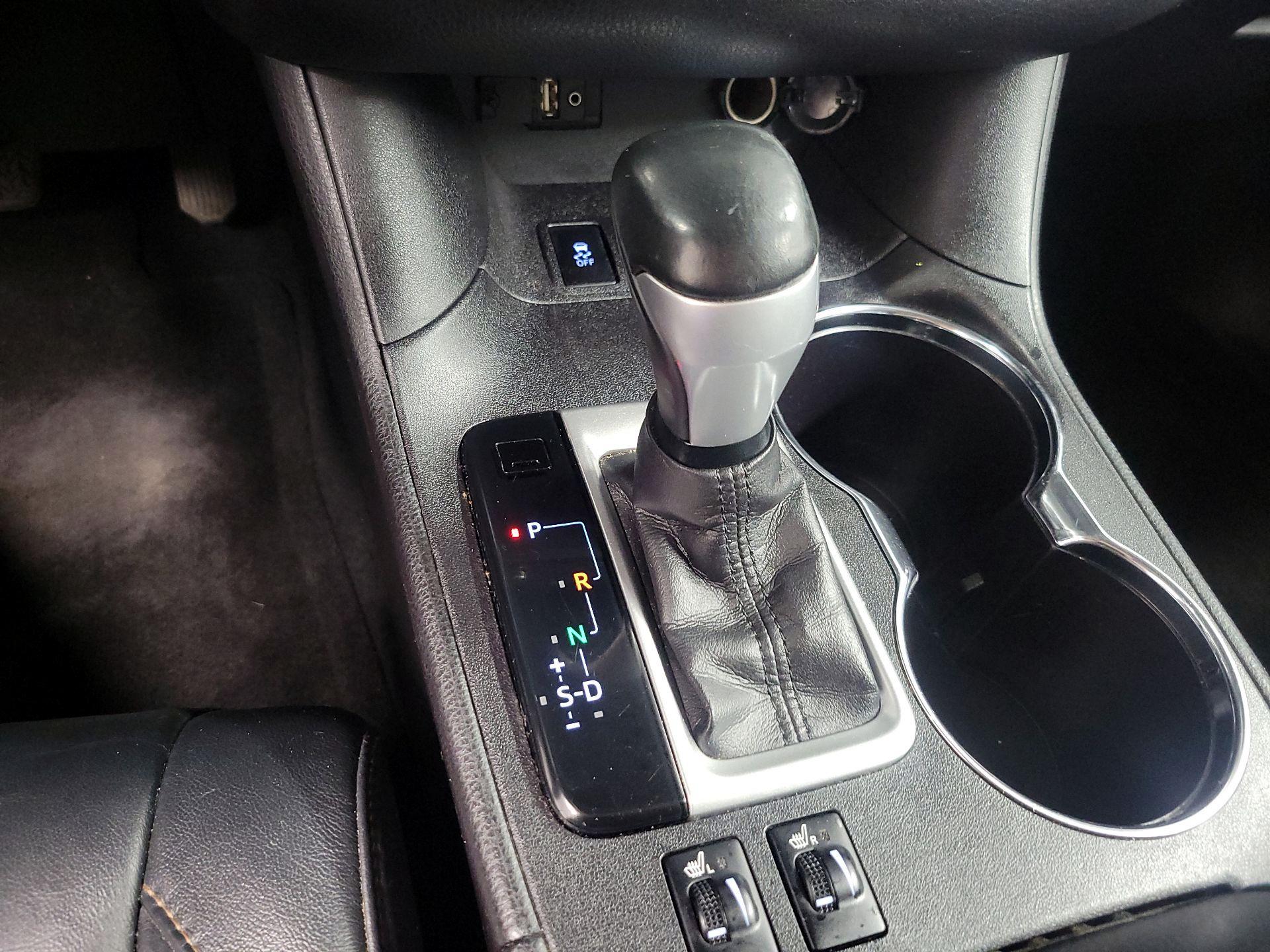 Thumbnail: 2016 Toyota Highlander - 17